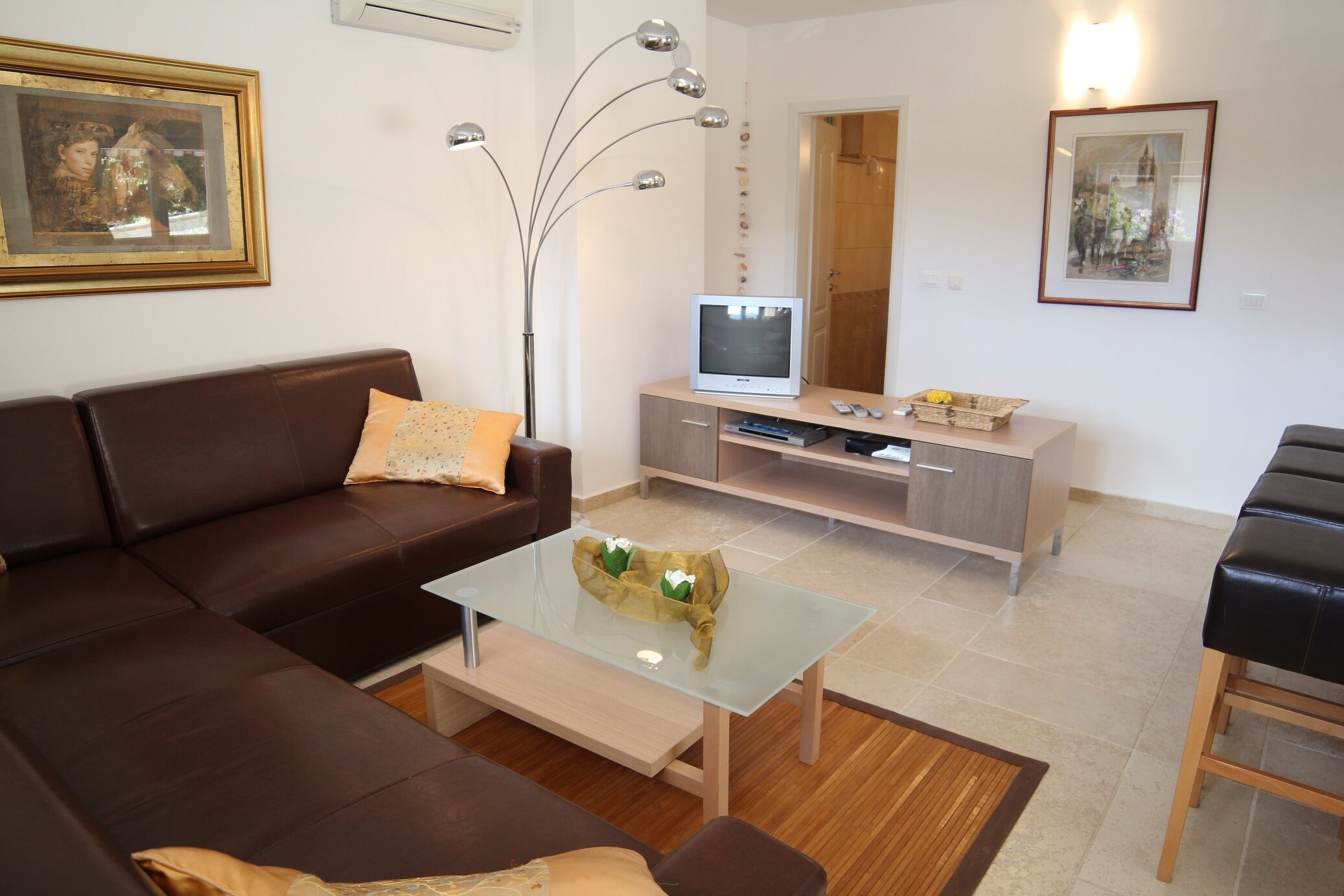 Apartments Adrian 98491-A1