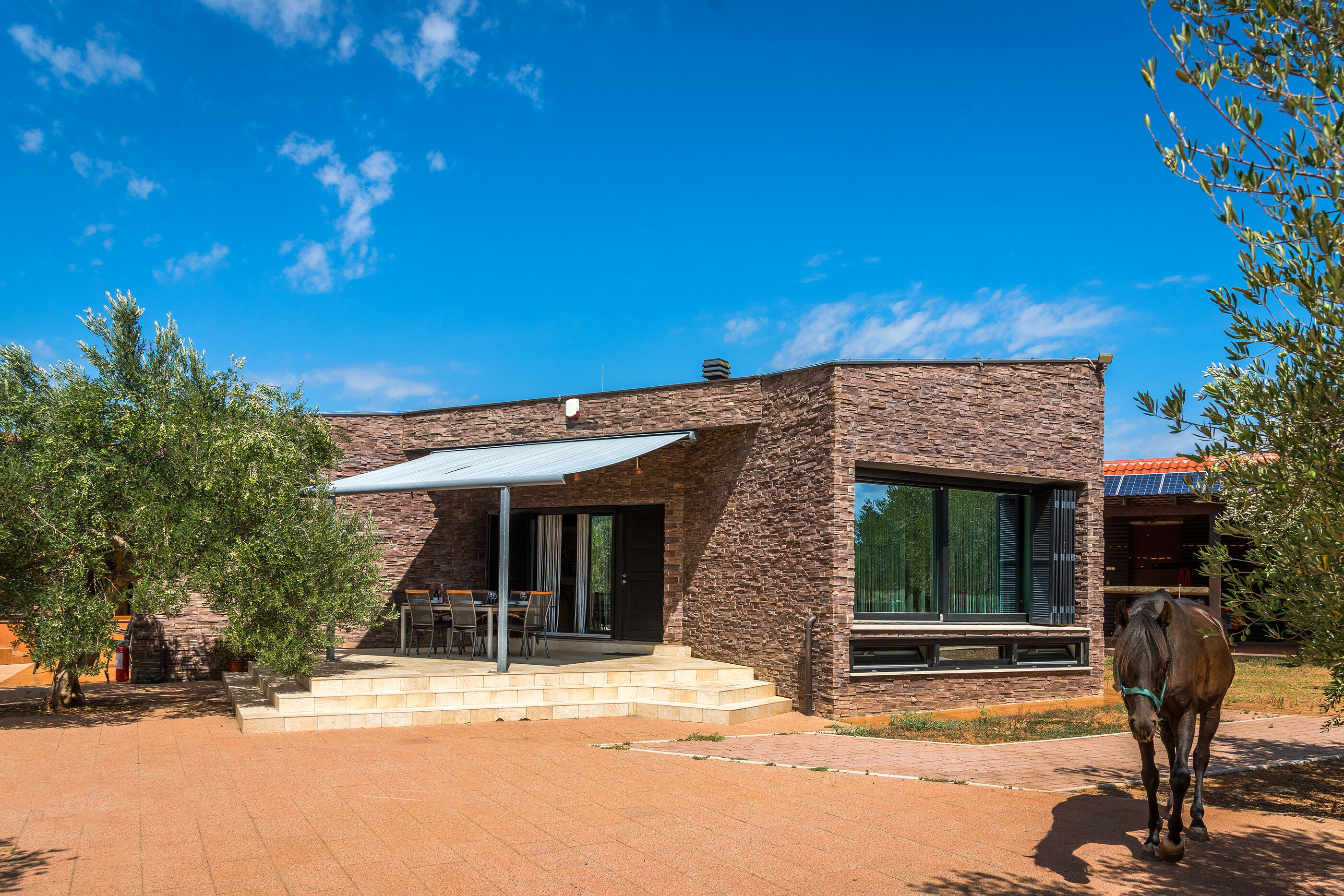 Villa Horse house V0981-K1