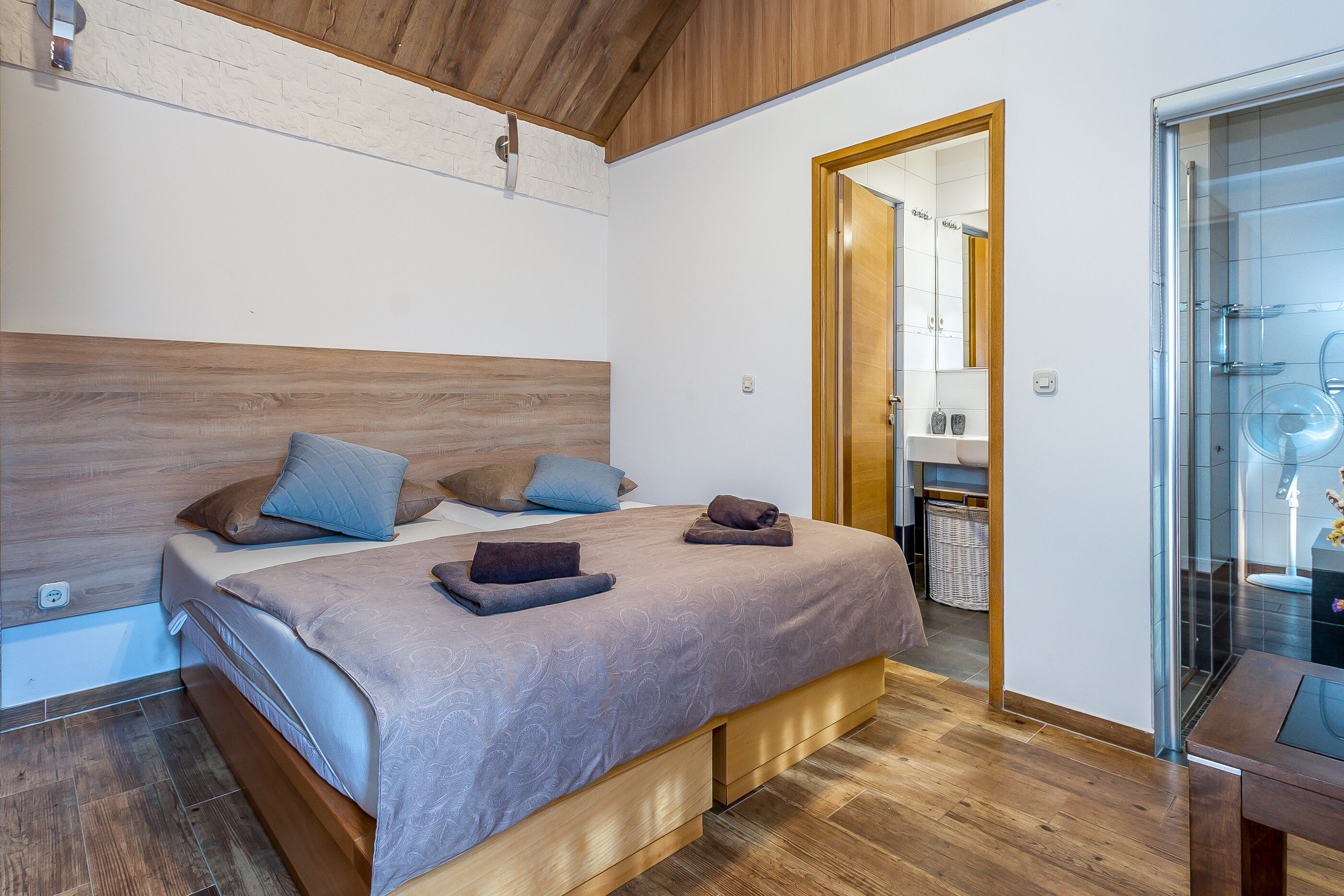 Villa Horse house V0981-K1