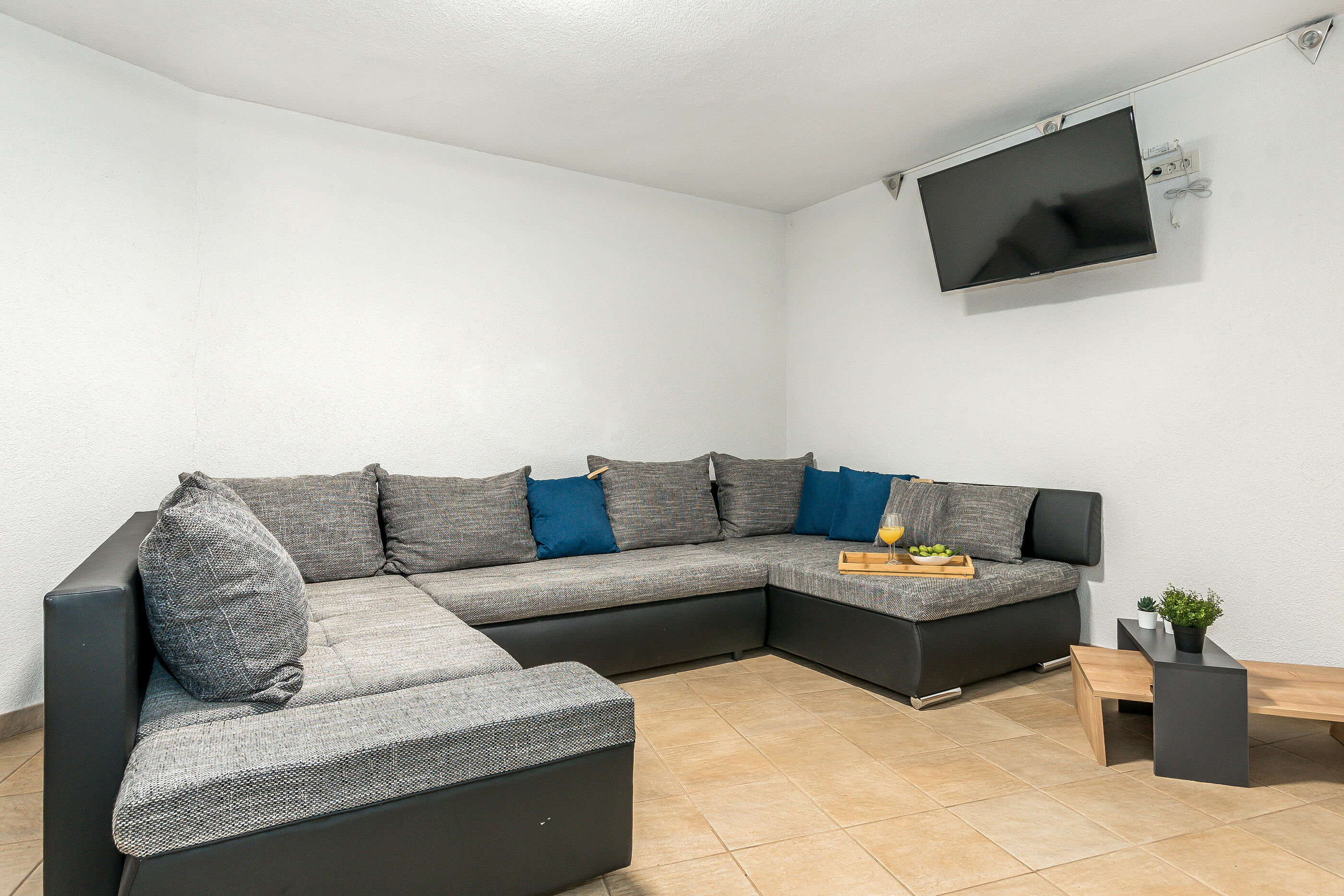 Villa Horse house V0981-K1