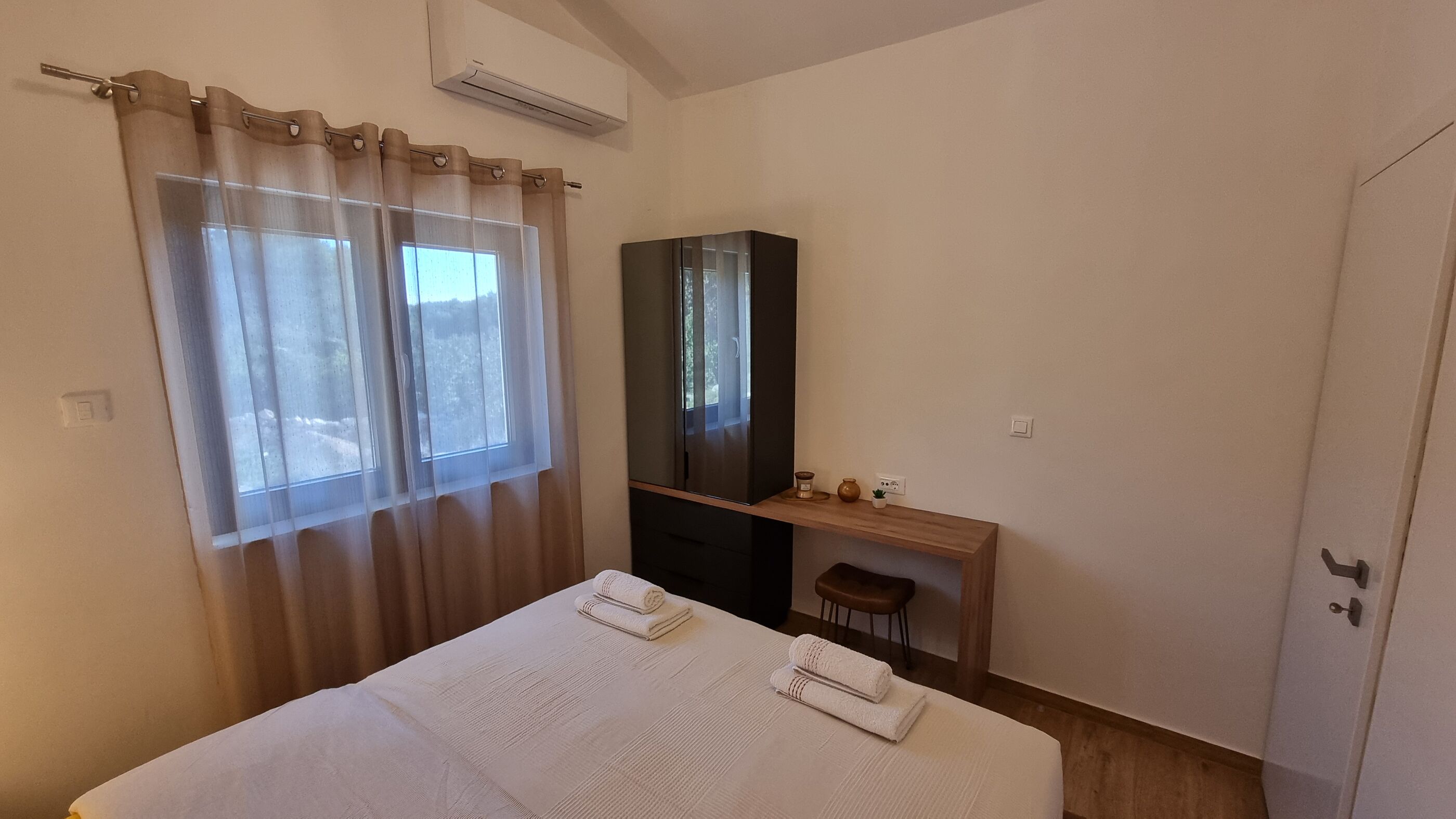 House Duje 14614-K1