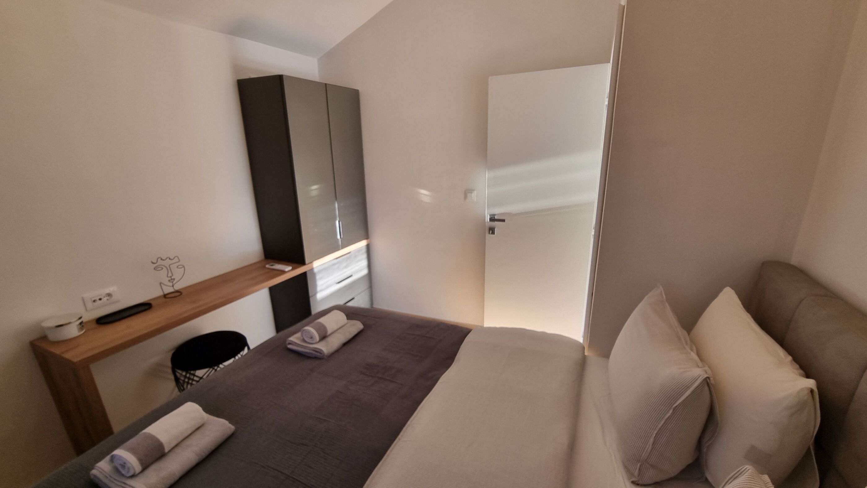 House Duje 14614-K1