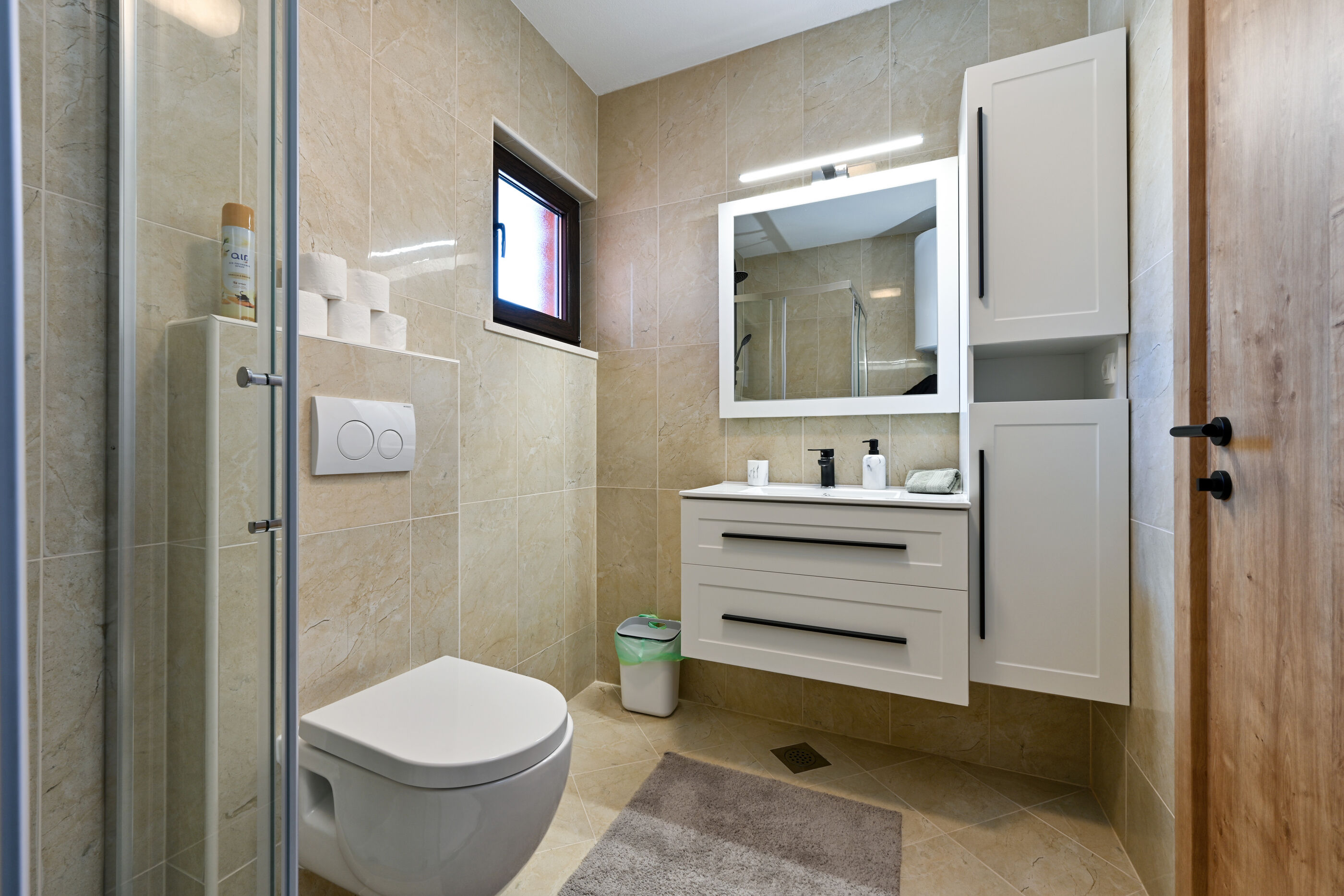 Apartments AVA 98651-A2
