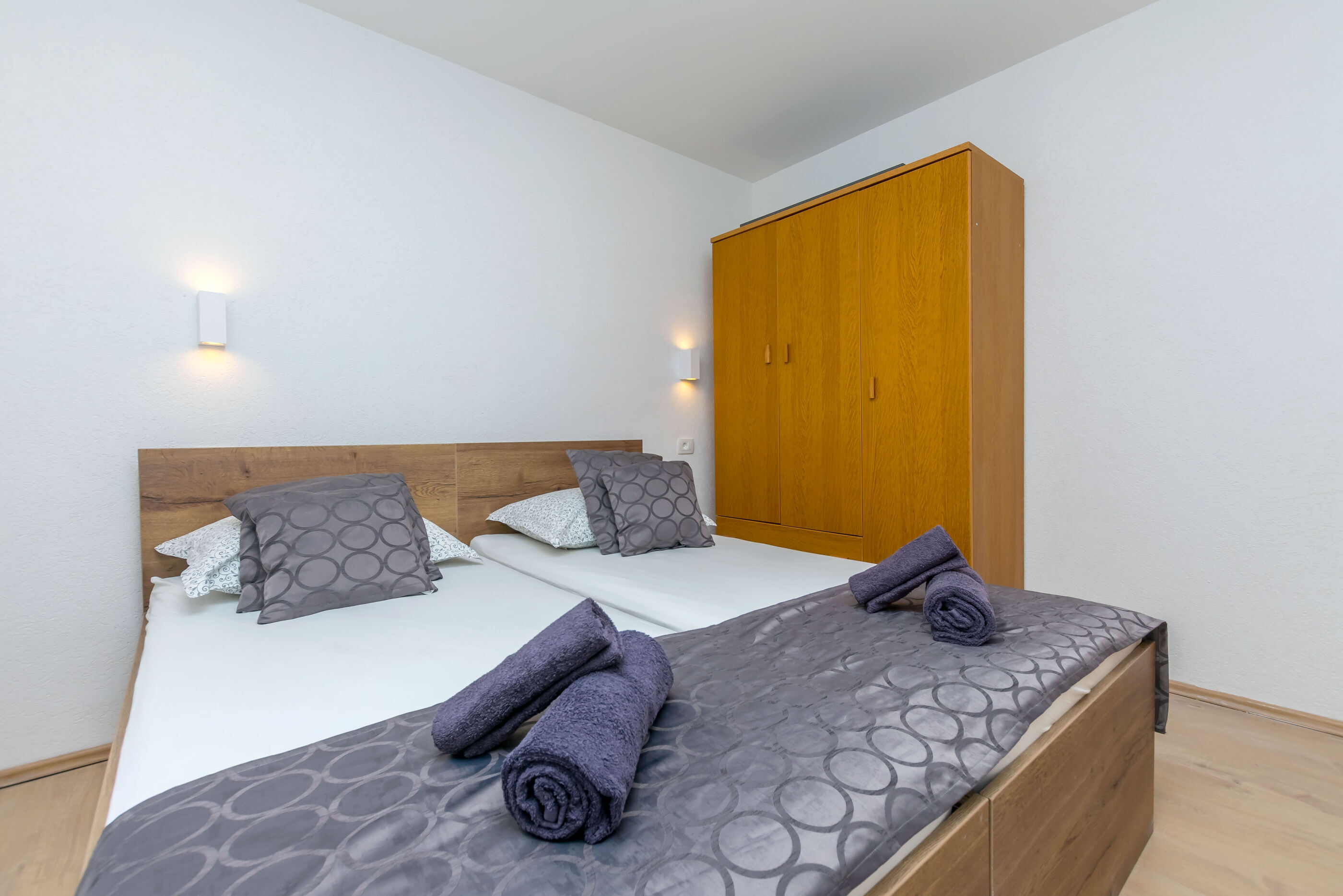 Apartments Mladen 12941-A3