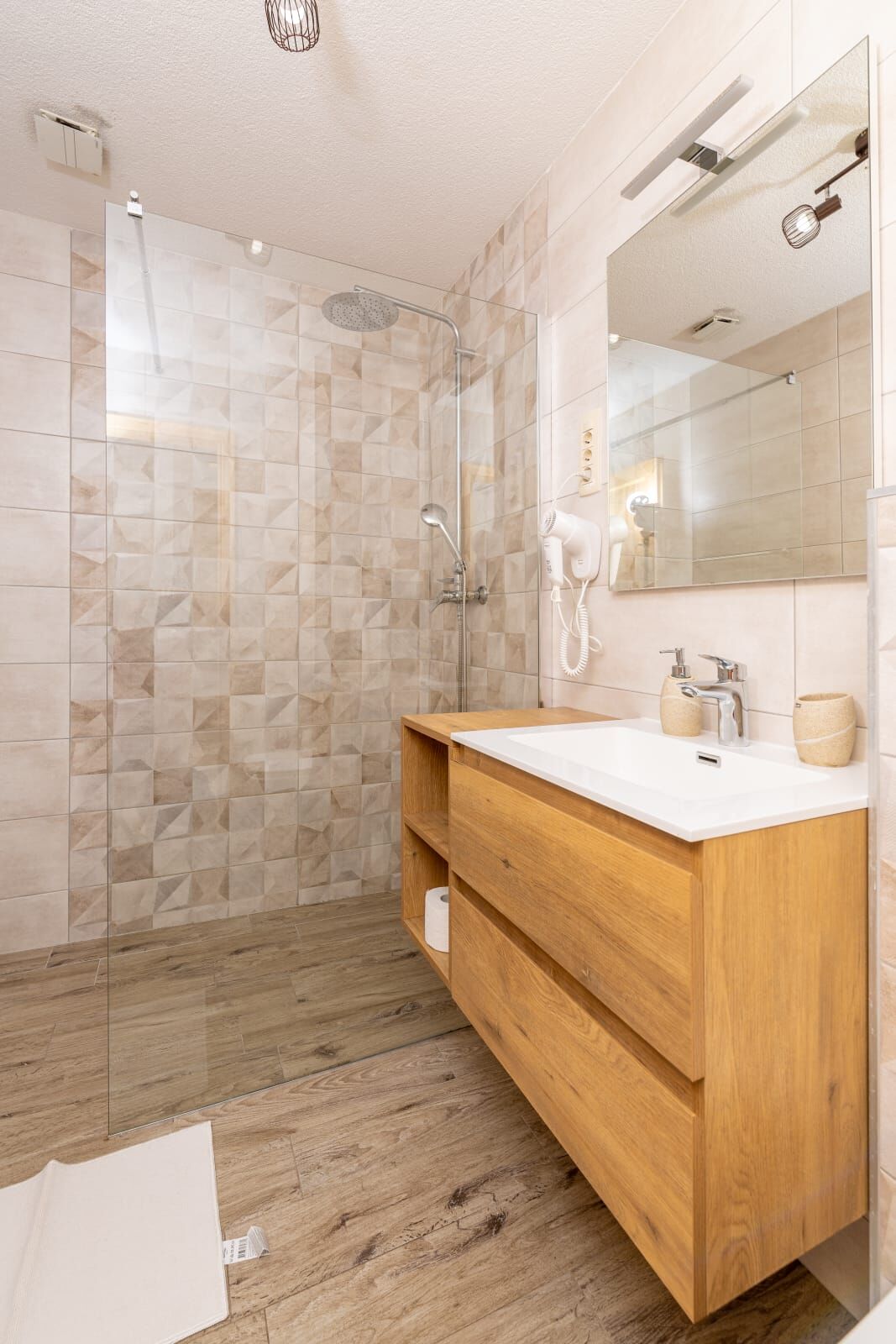 Apartments Serzane 98861-A3