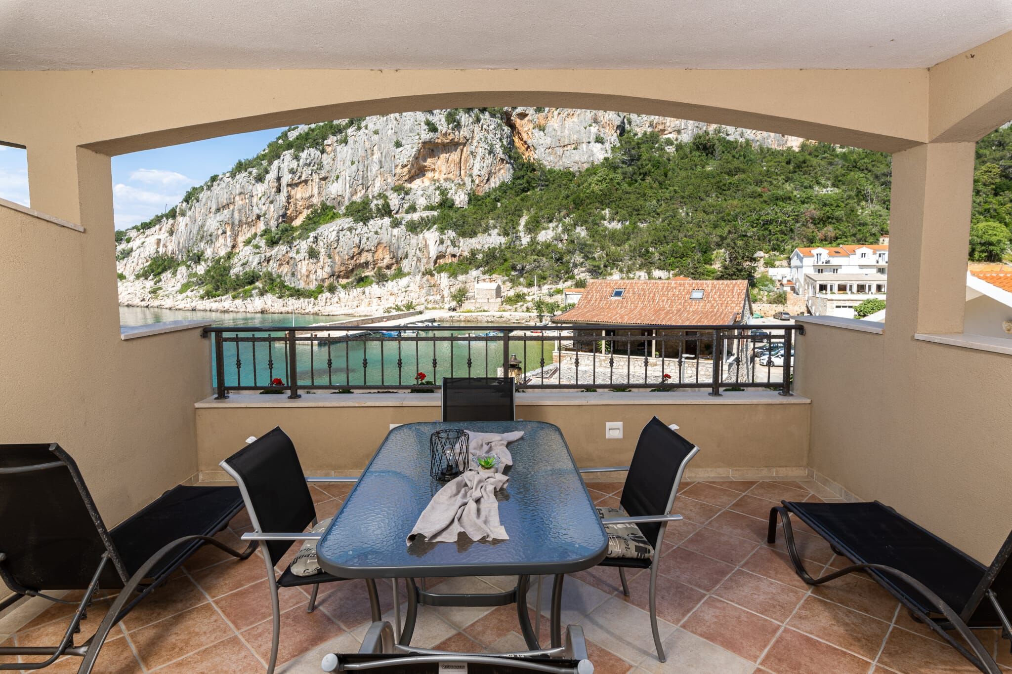 Apartments Serzane 98861-A5