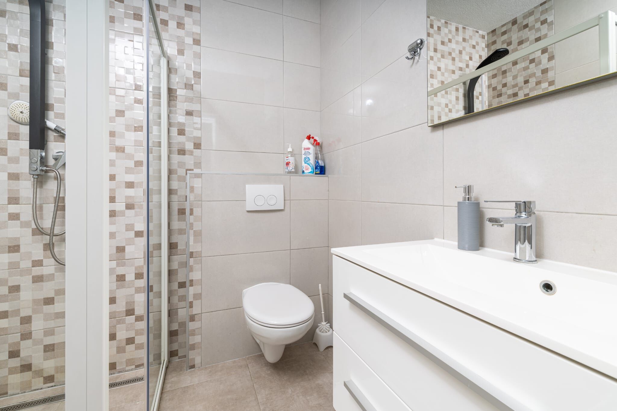 Apartments Serzane 98861-A6