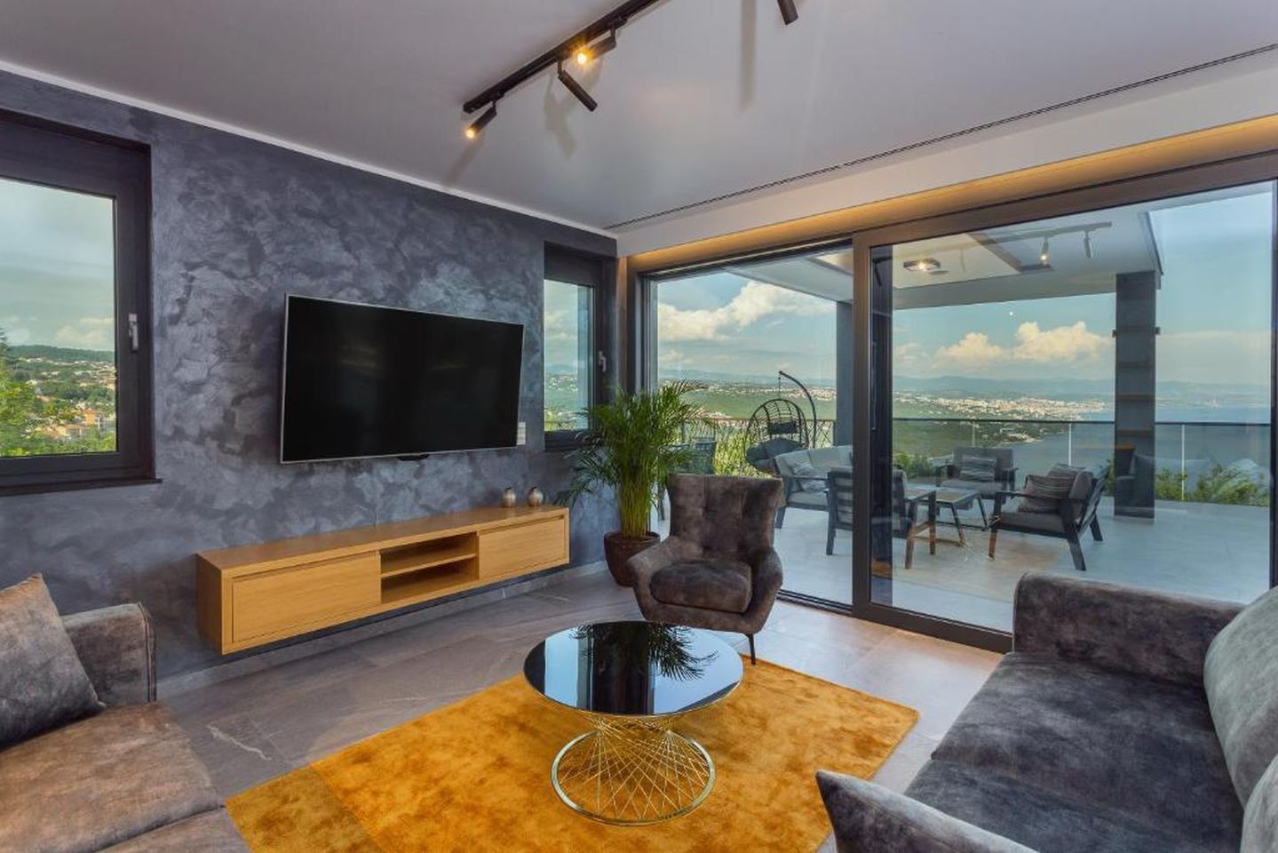 Villa Titanium, K1 house