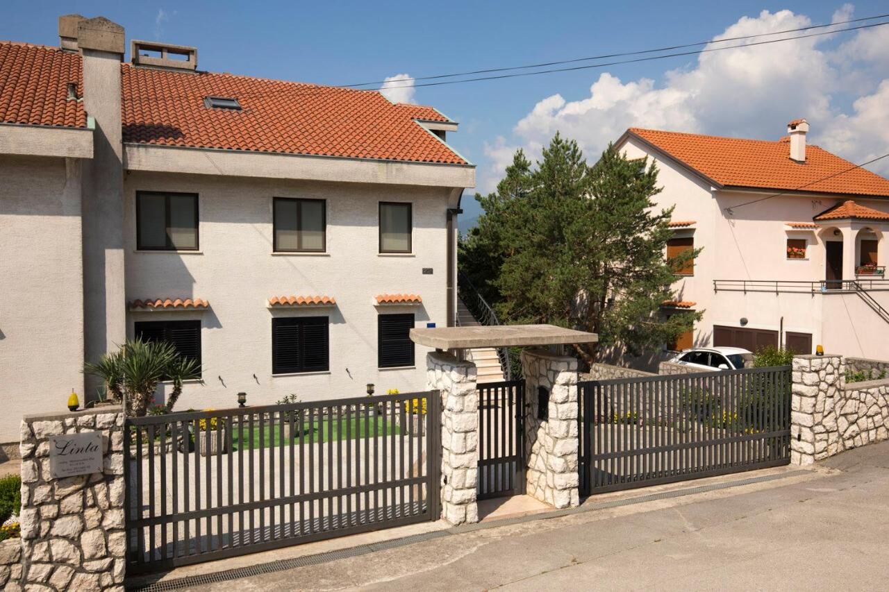 Apartment Vrata Jadrana 1 97747-A1