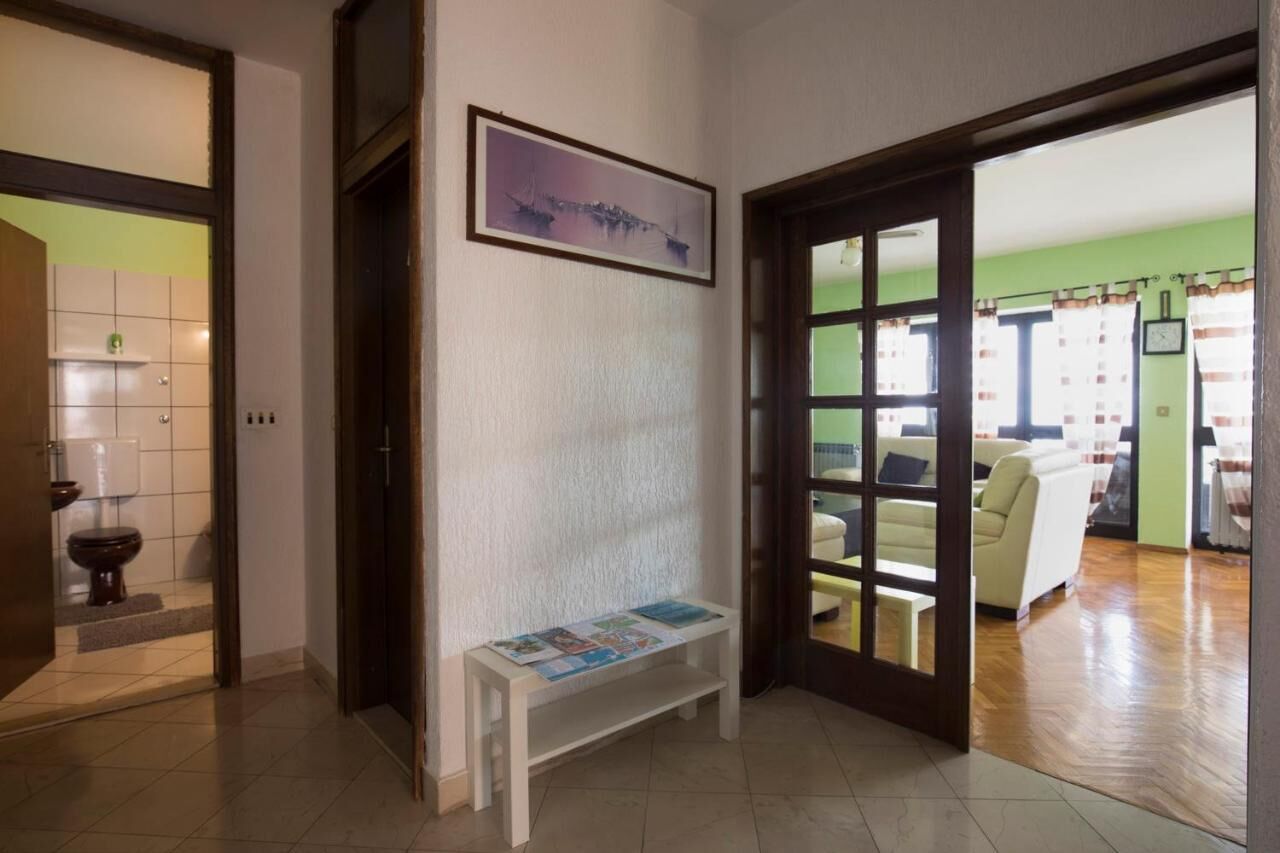Apartment Vrata Jadrana 1 97747-A1