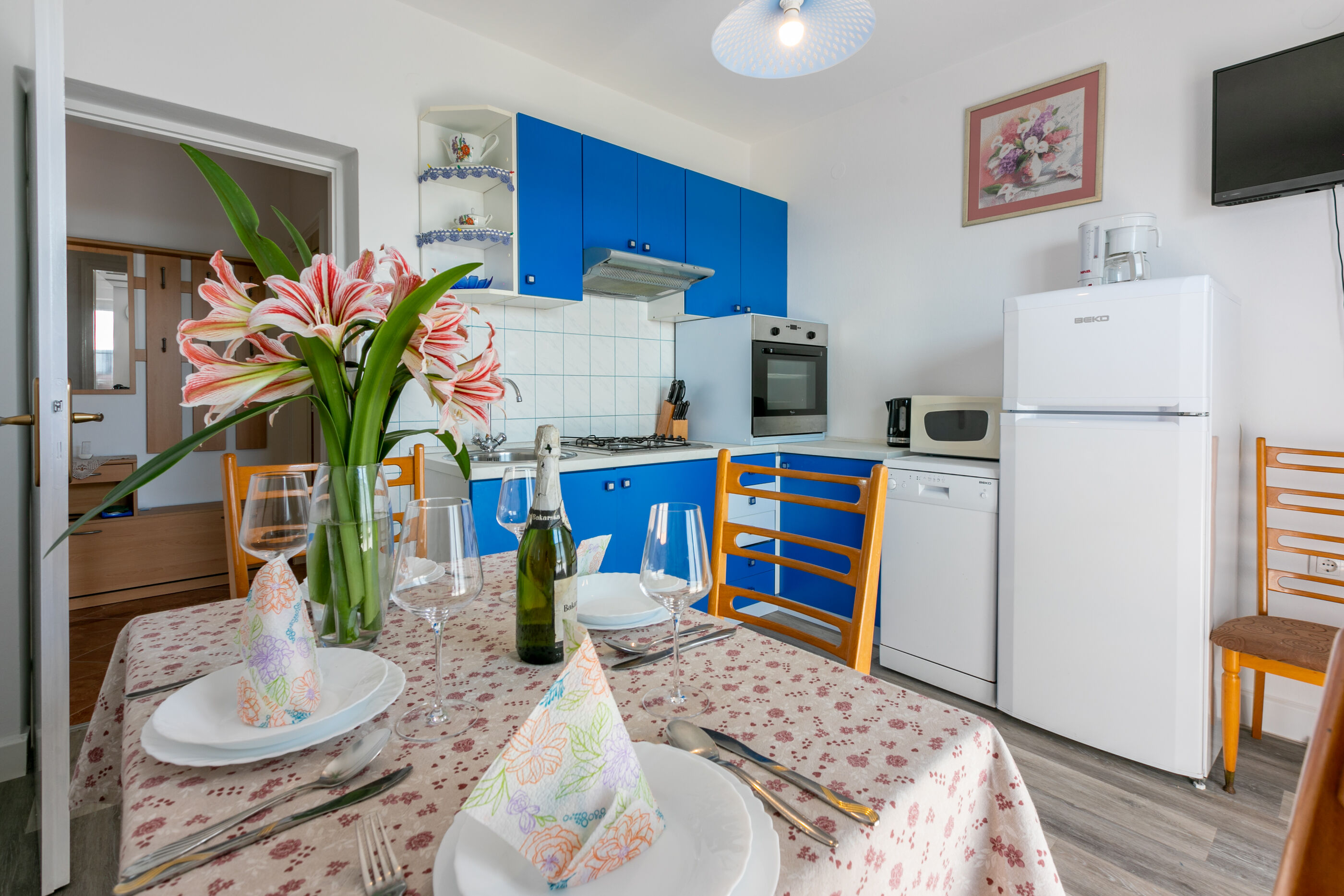 Apartments Ljiljana 65671-A2
