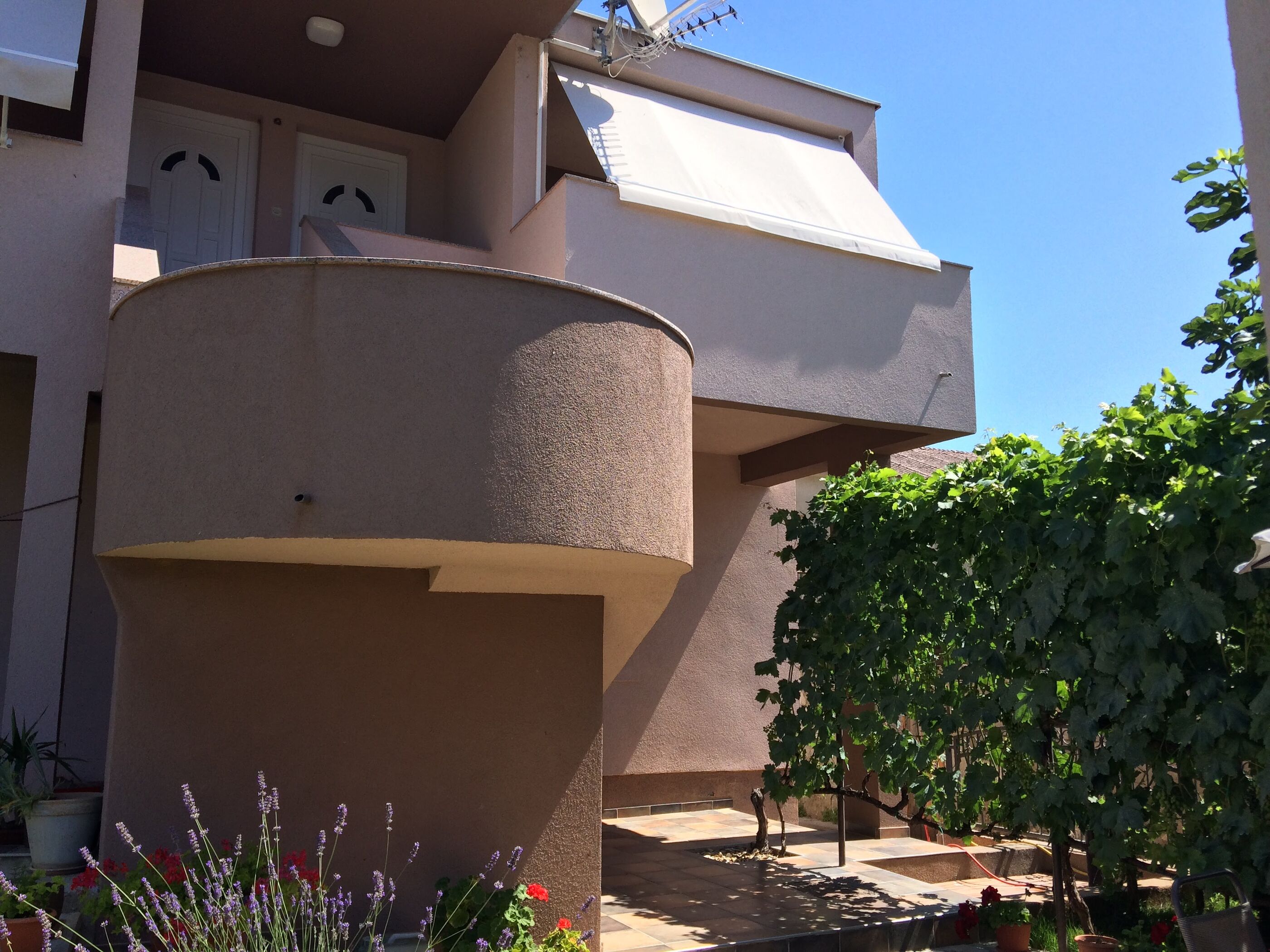 Apartments Mirko i Jela Accommodation in Nin