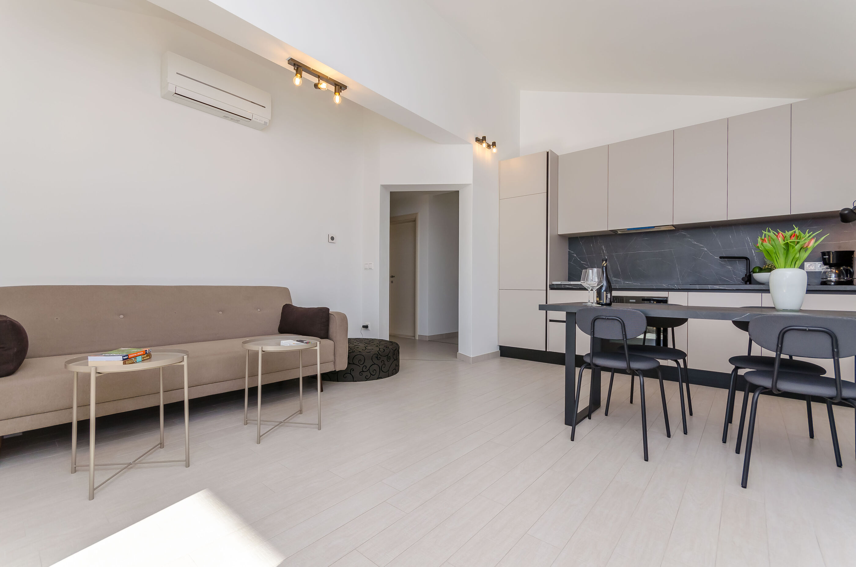 Apartments Kiwi 98981-A2