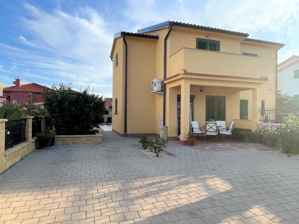 House Rab Escape 2 97126-K1