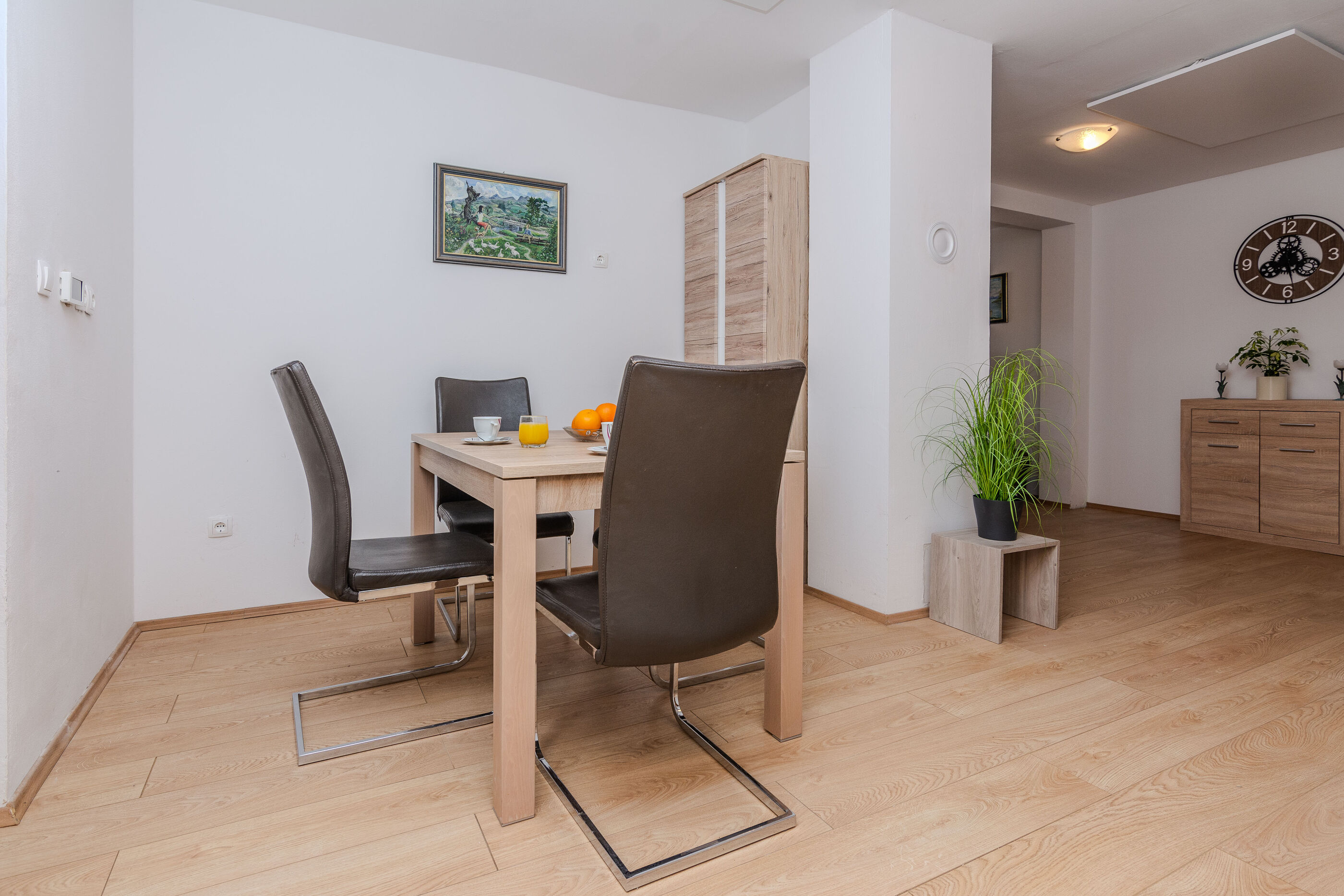 House Loncar 18435-K1