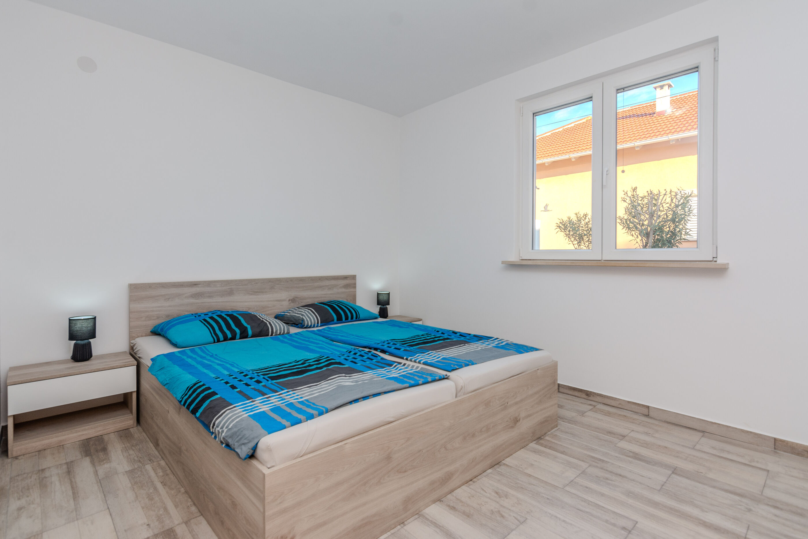 House Loncar 18435-K1