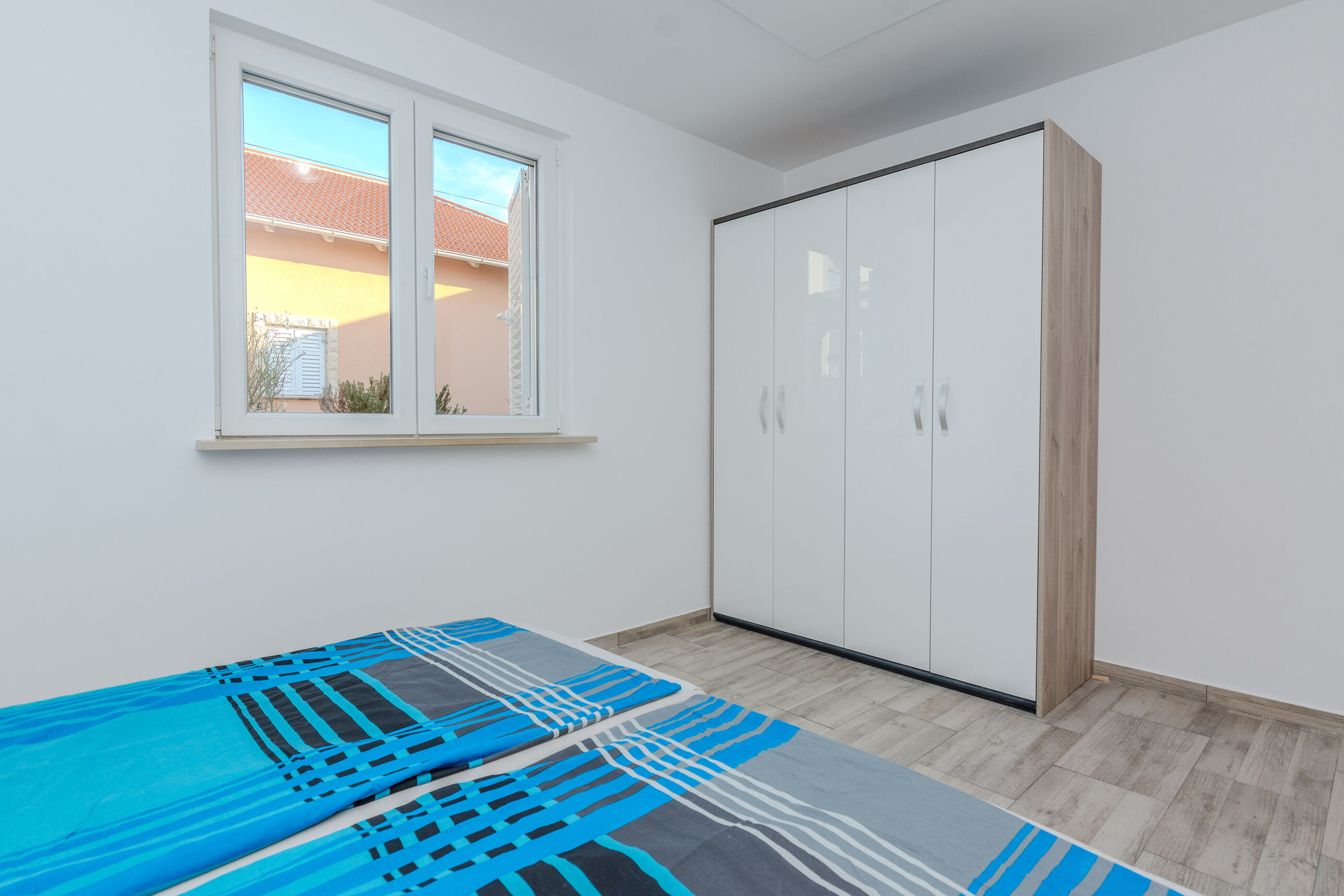 House Loncar 18435-K1