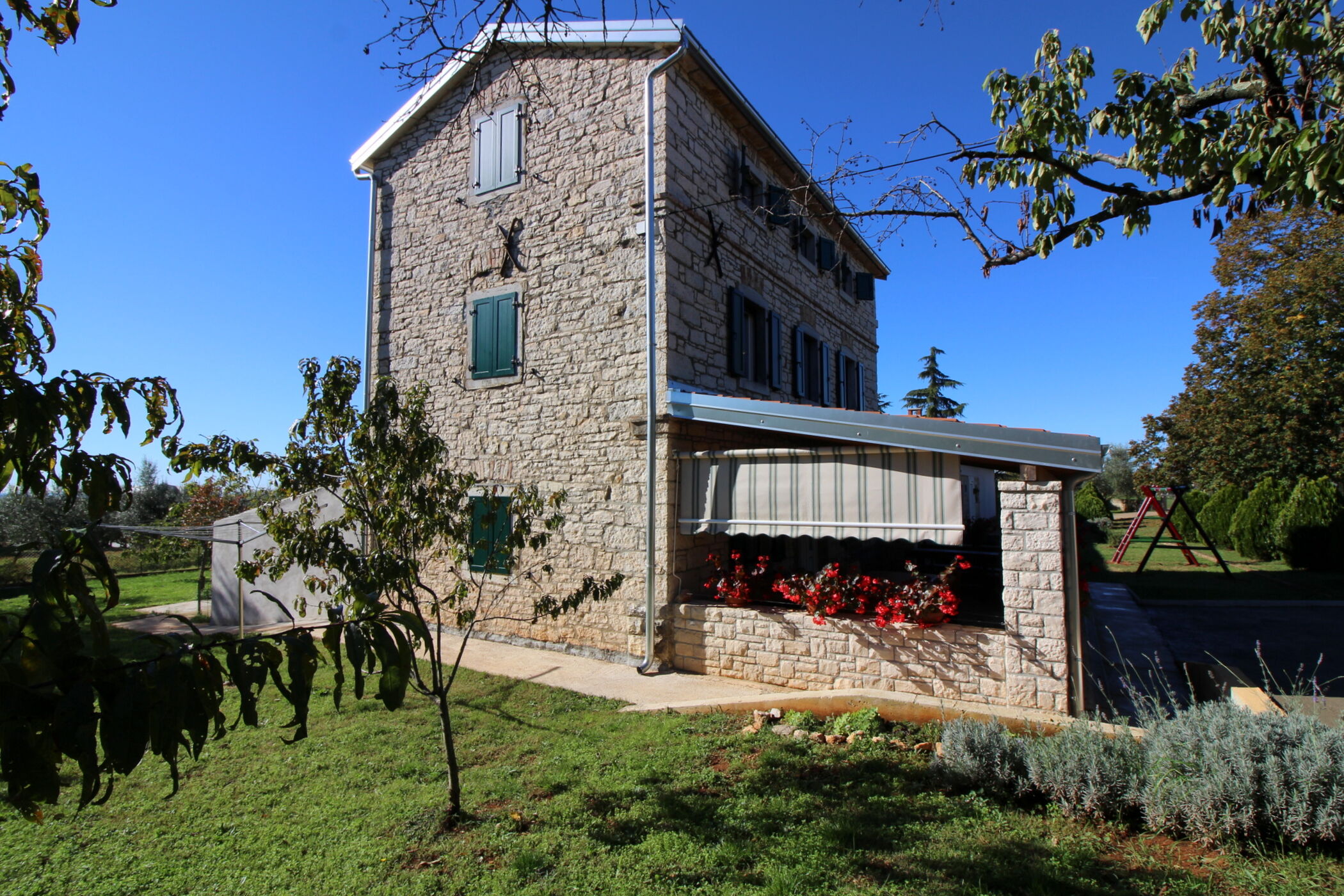 House Castello s velikom okućnicom 98289-K1