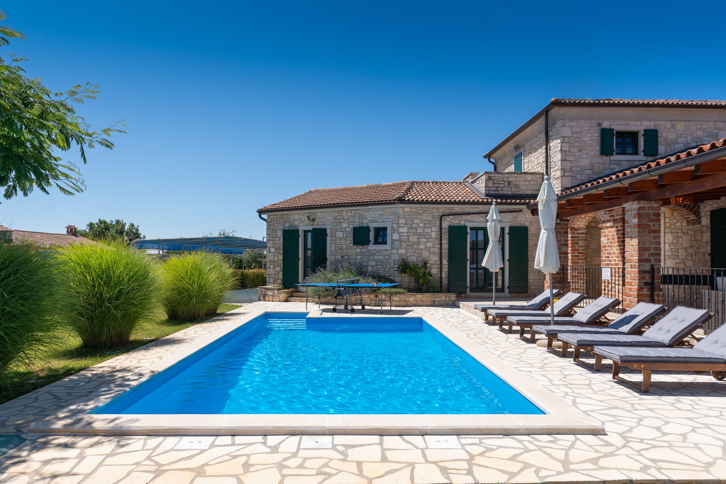 Villa Una u istarskom stilu s bazenom 64721-K1