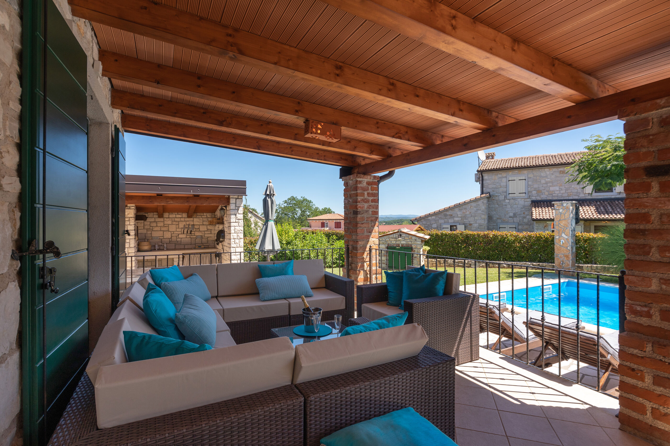 Villa Una u istarskom stilu s bazenom 64721-K1