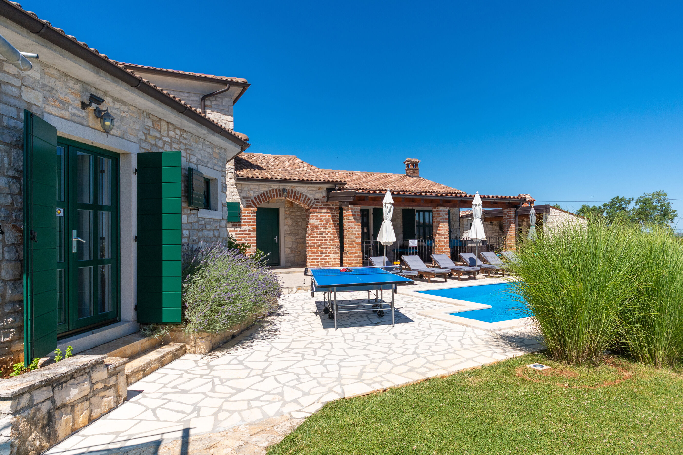 Villa Una u istarskom stilu s bazenom 64721-K1