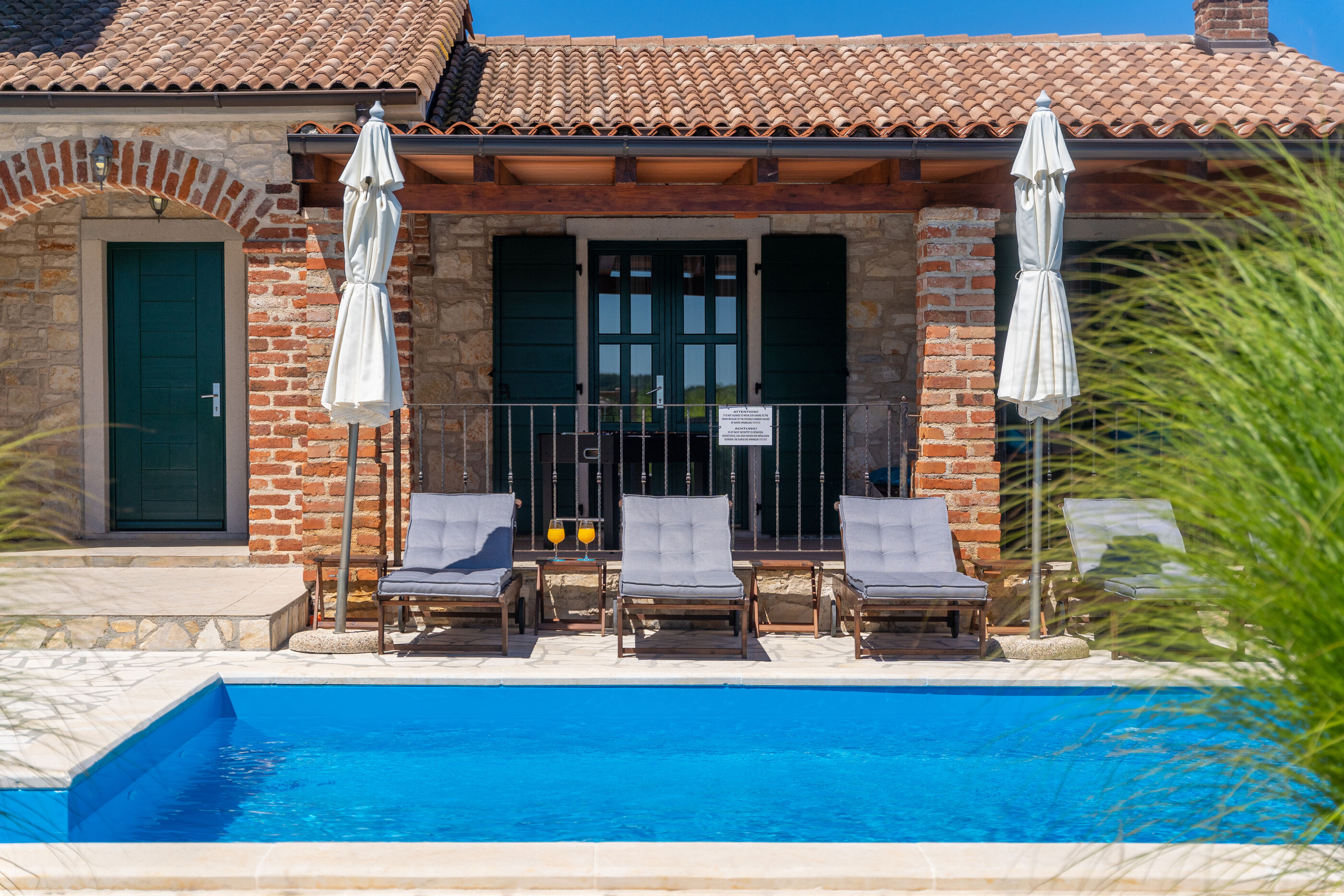 Villa Una u istarskom stilu s bazenom 64721-K1