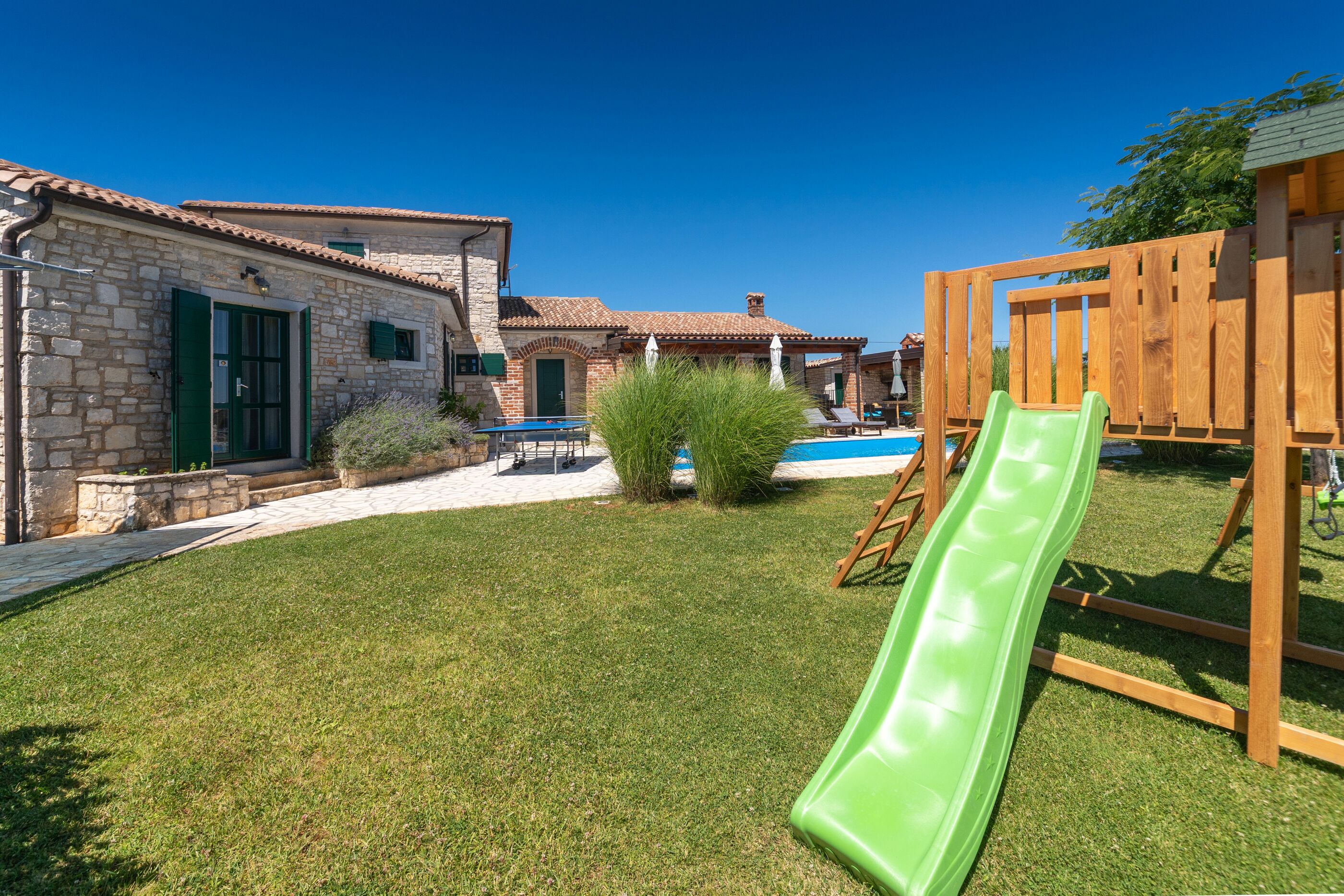 Villa Una u istarskom stilu s bazenom 64721-K1