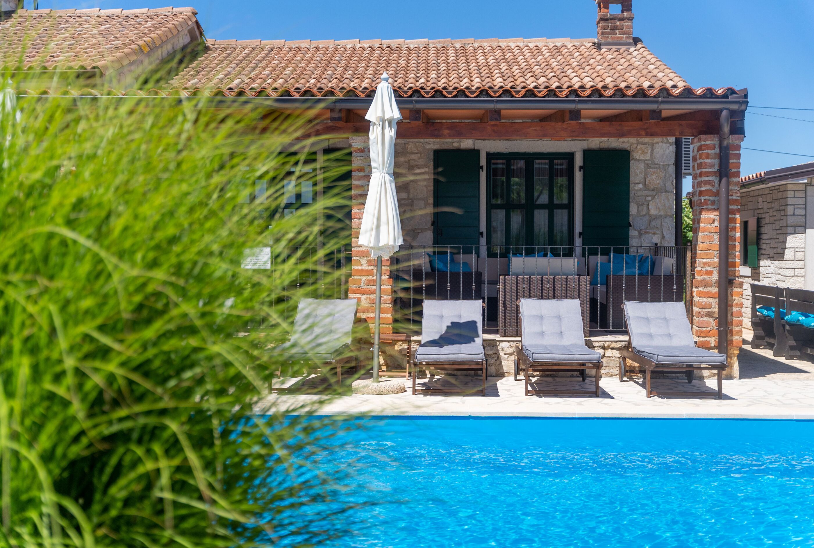 Villa Una u istarskom stilu s bazenom 64721-K1