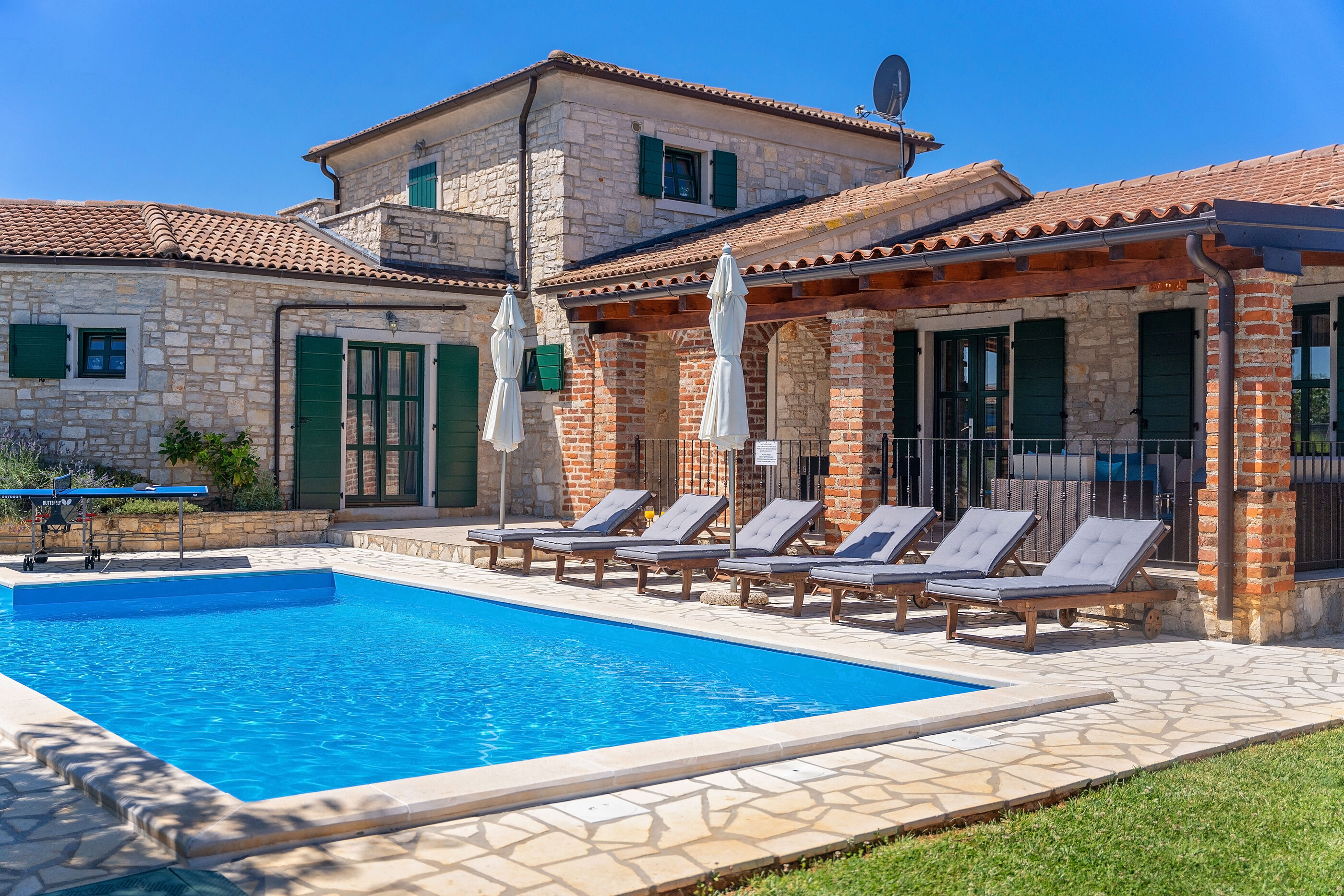 Villa Una u istarskom stilu s bazenom 64721-K1