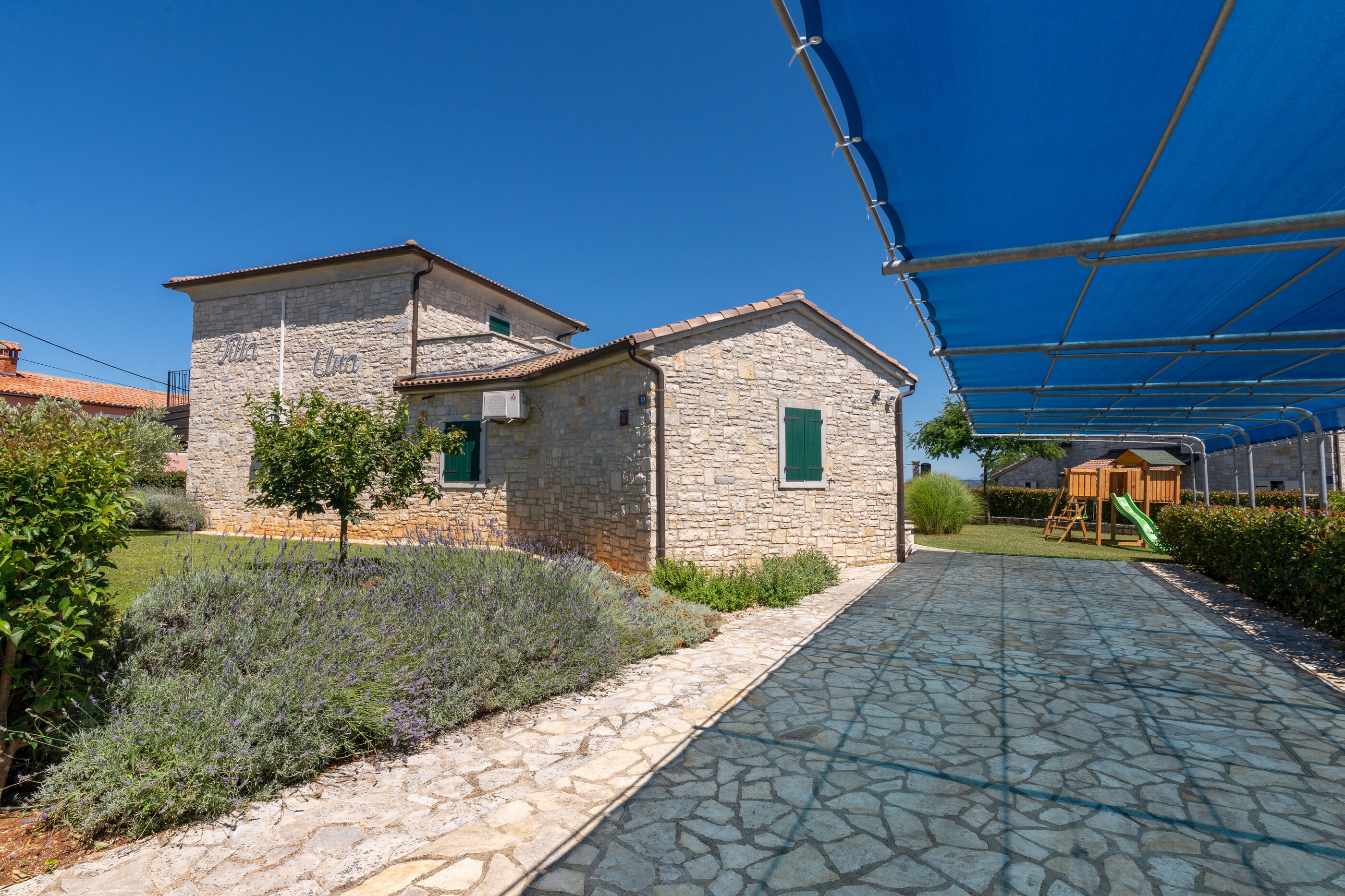 Villa Una u istarskom stilu s bazenom 64721-K1