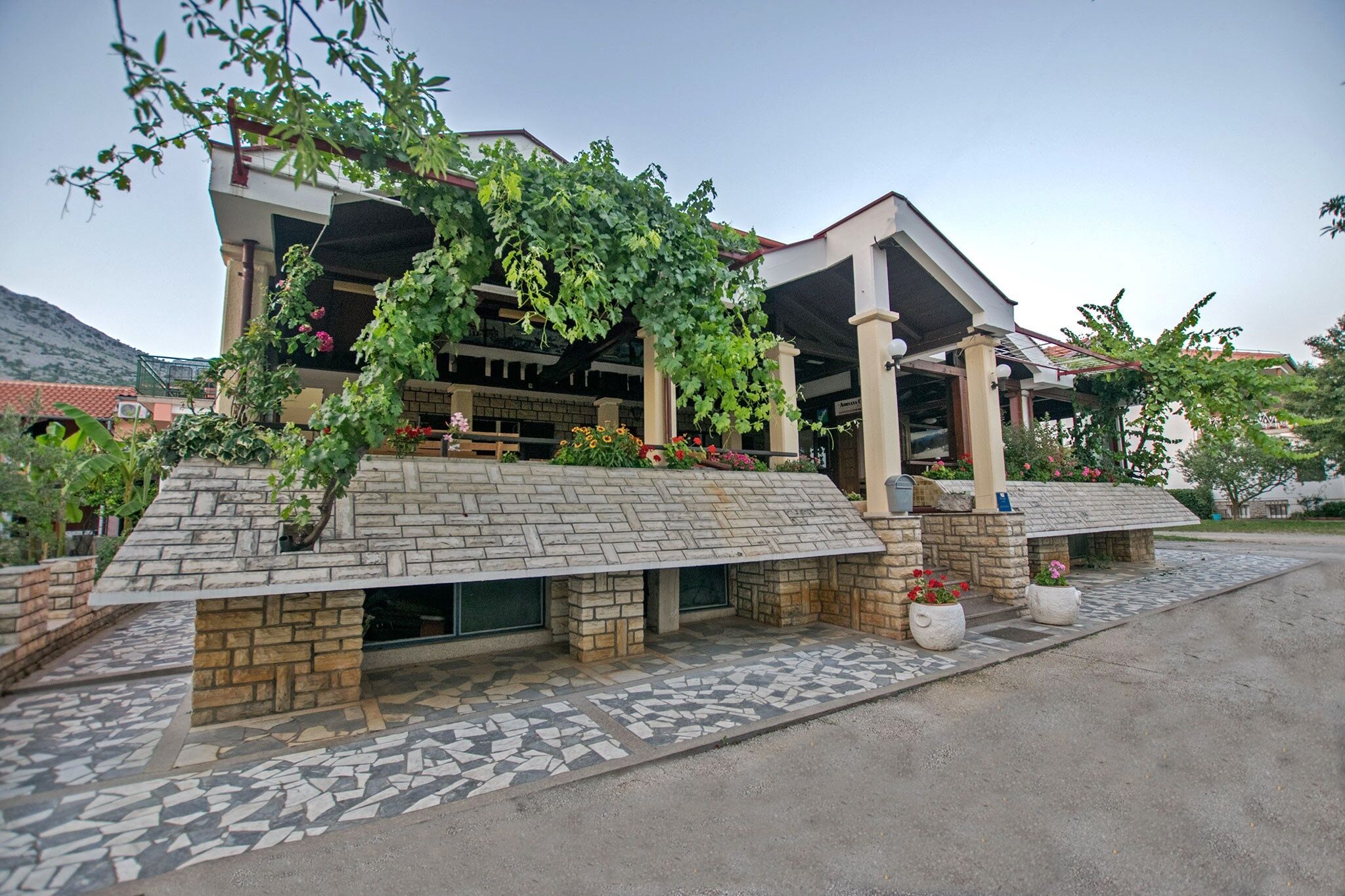 Apartments and Room Adriana 99281-A2