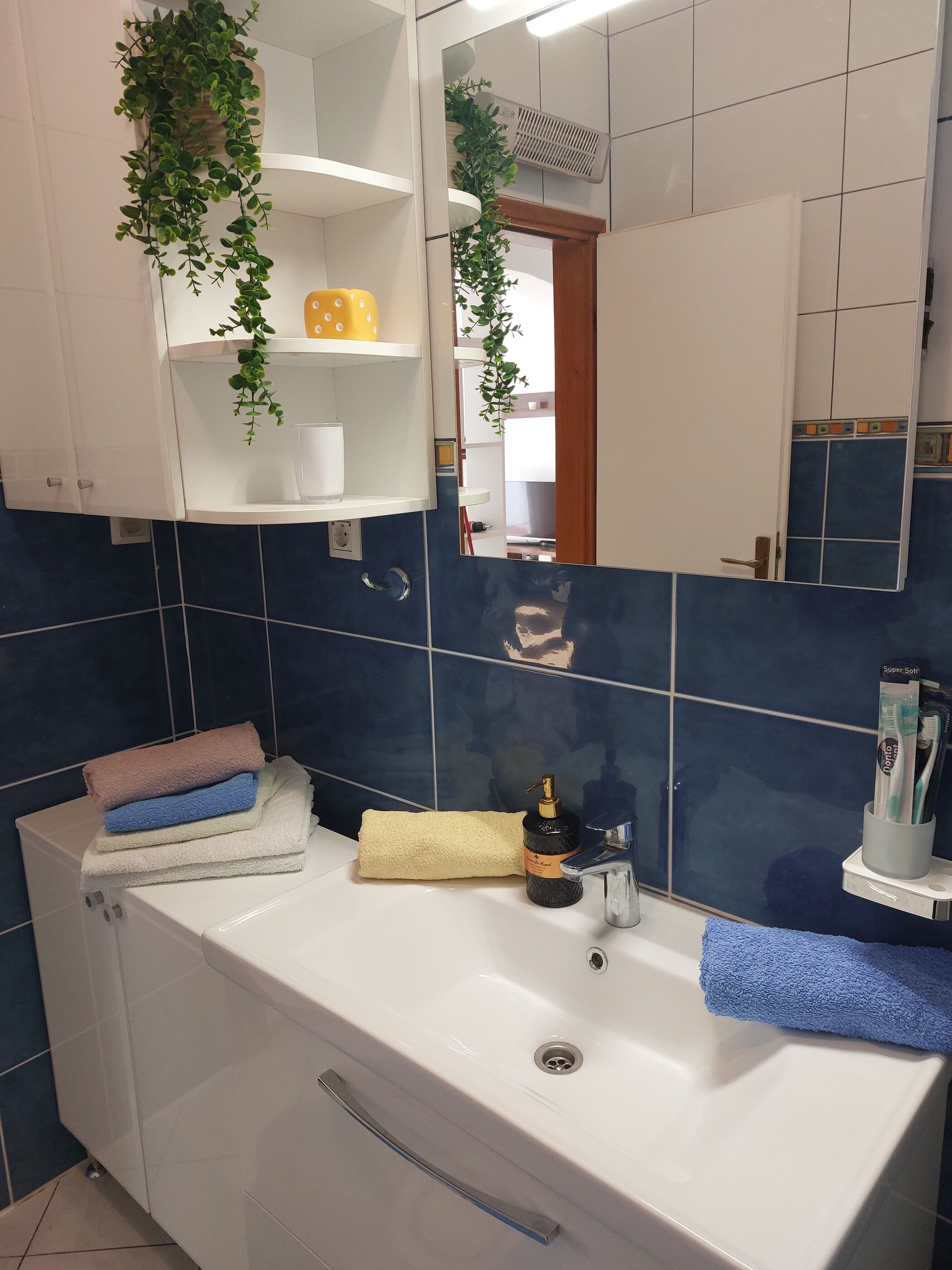 Apartments Zvonimir 40781-A1
