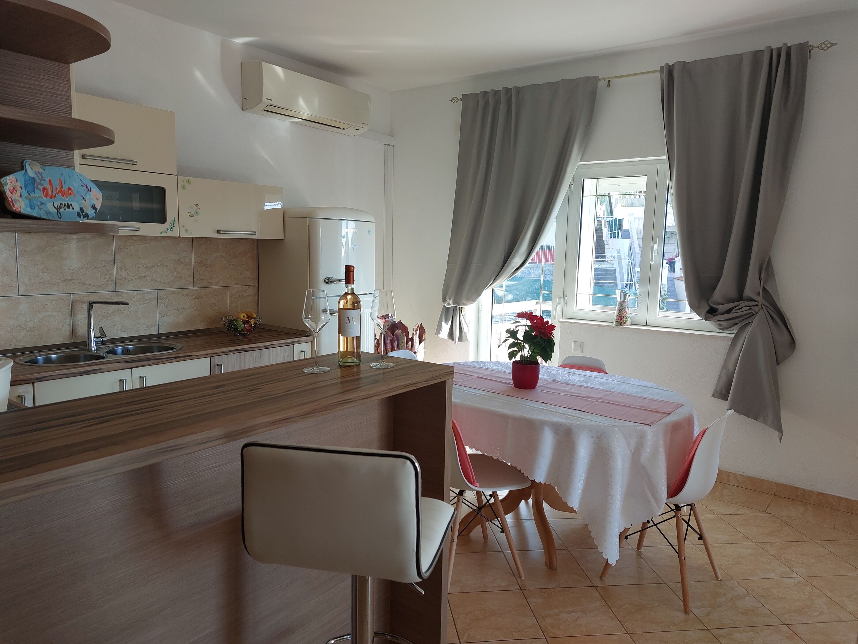 Apartments Zvonimir 40781-A1