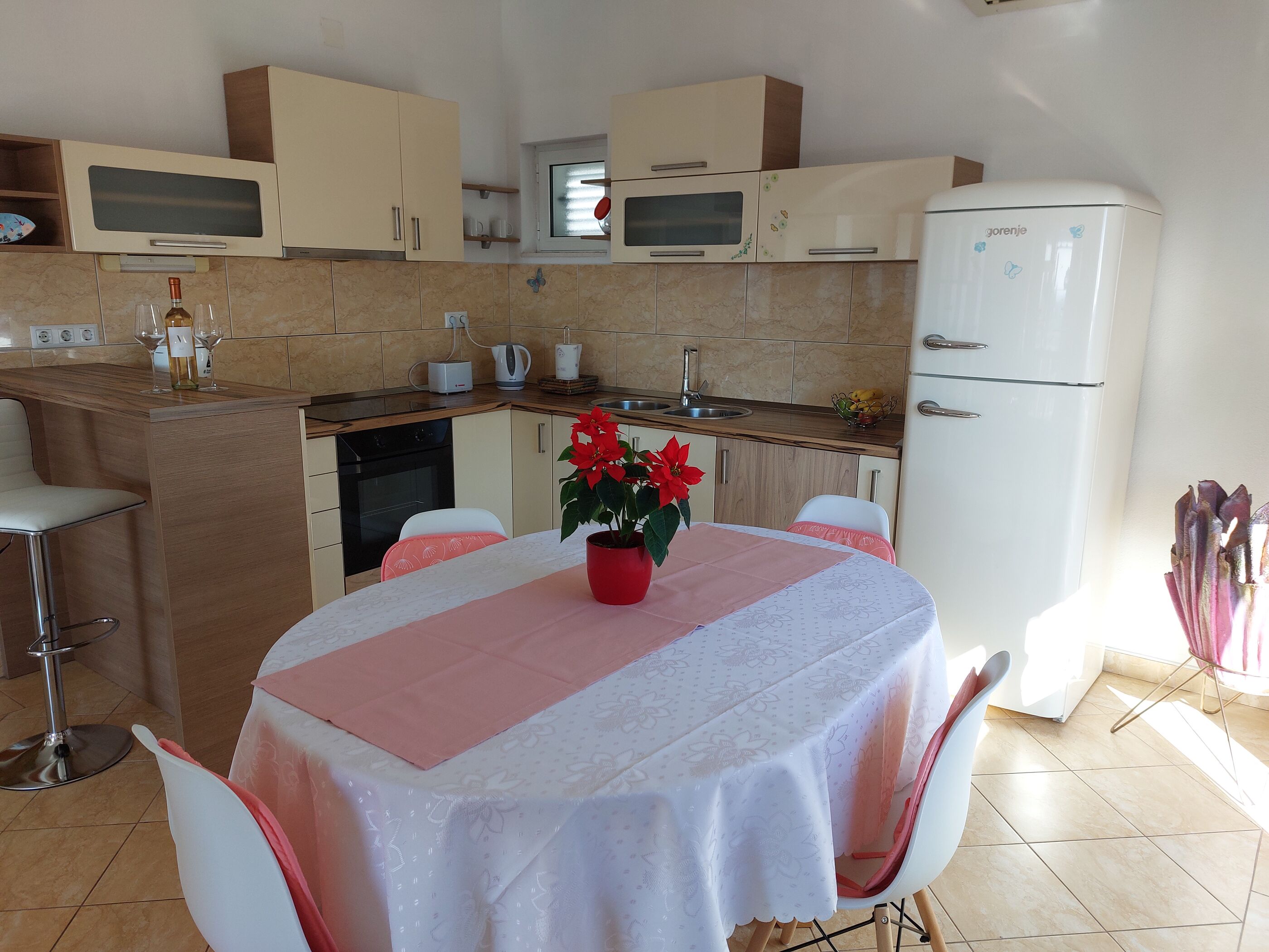 Apartments Zvonimir 40781-A1