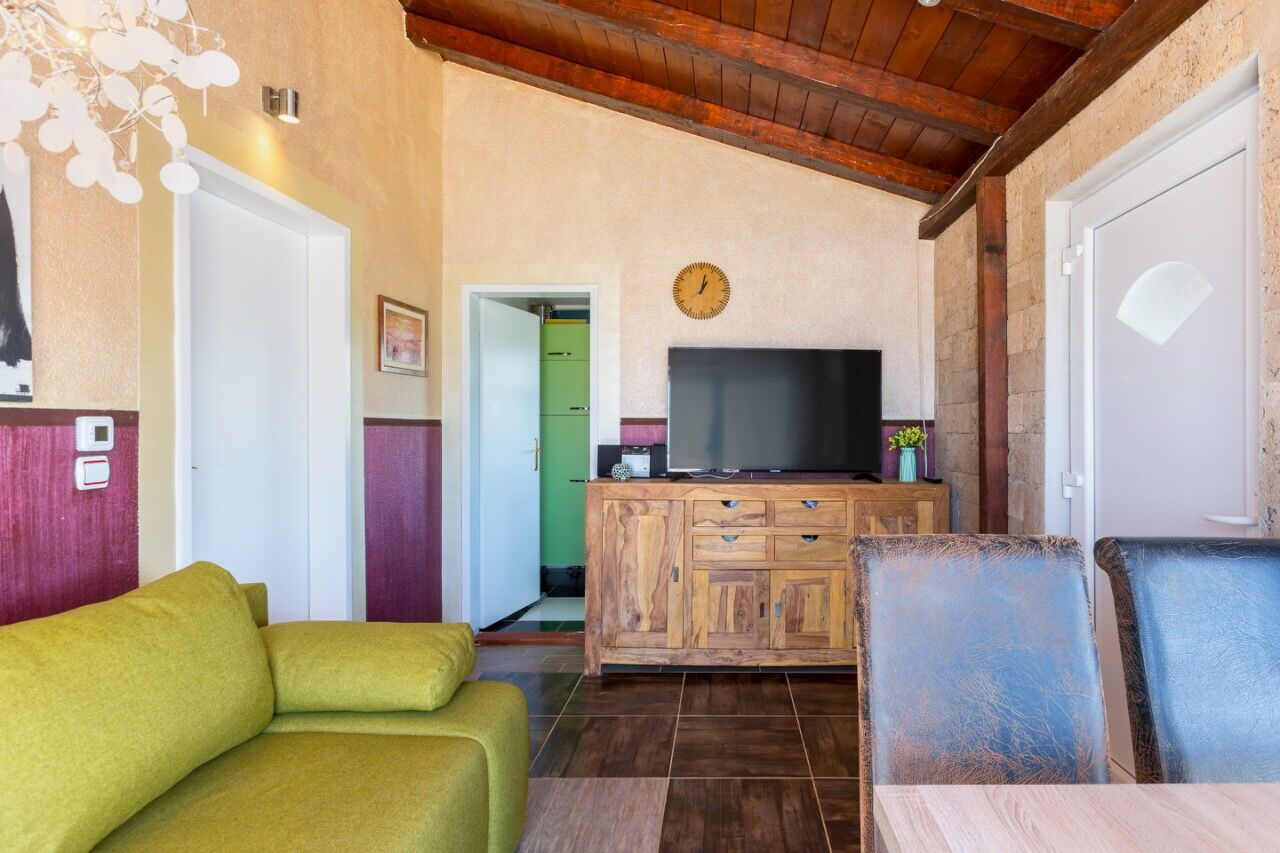 House Holiday House Biloš 43915-K1
