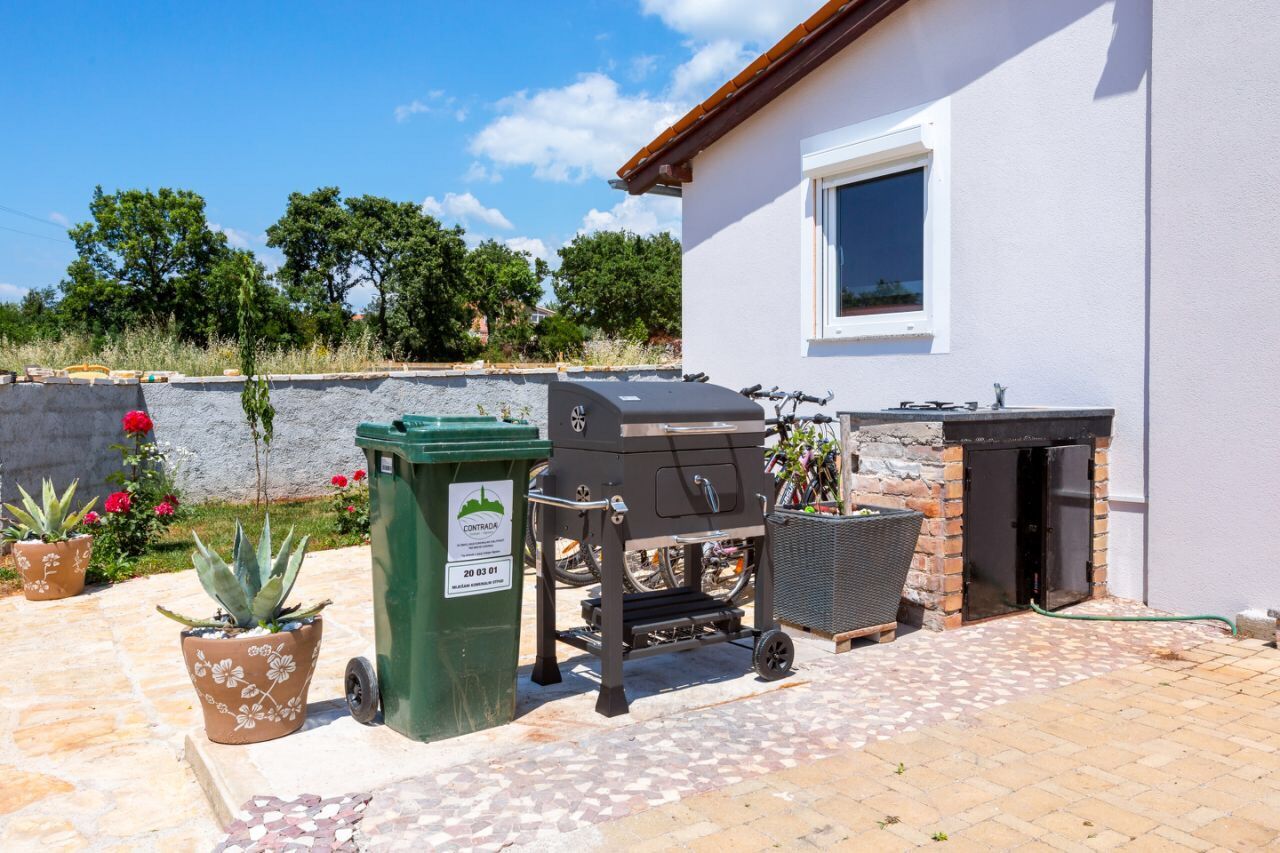 House Holiday House Biloš 43915-K1