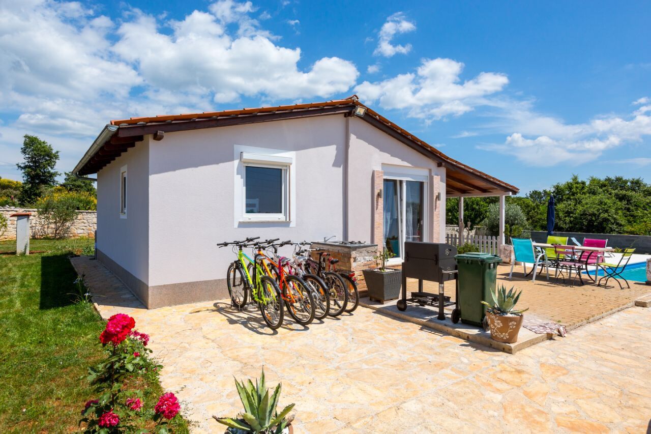 House Holiday House Biloš 43915-K1