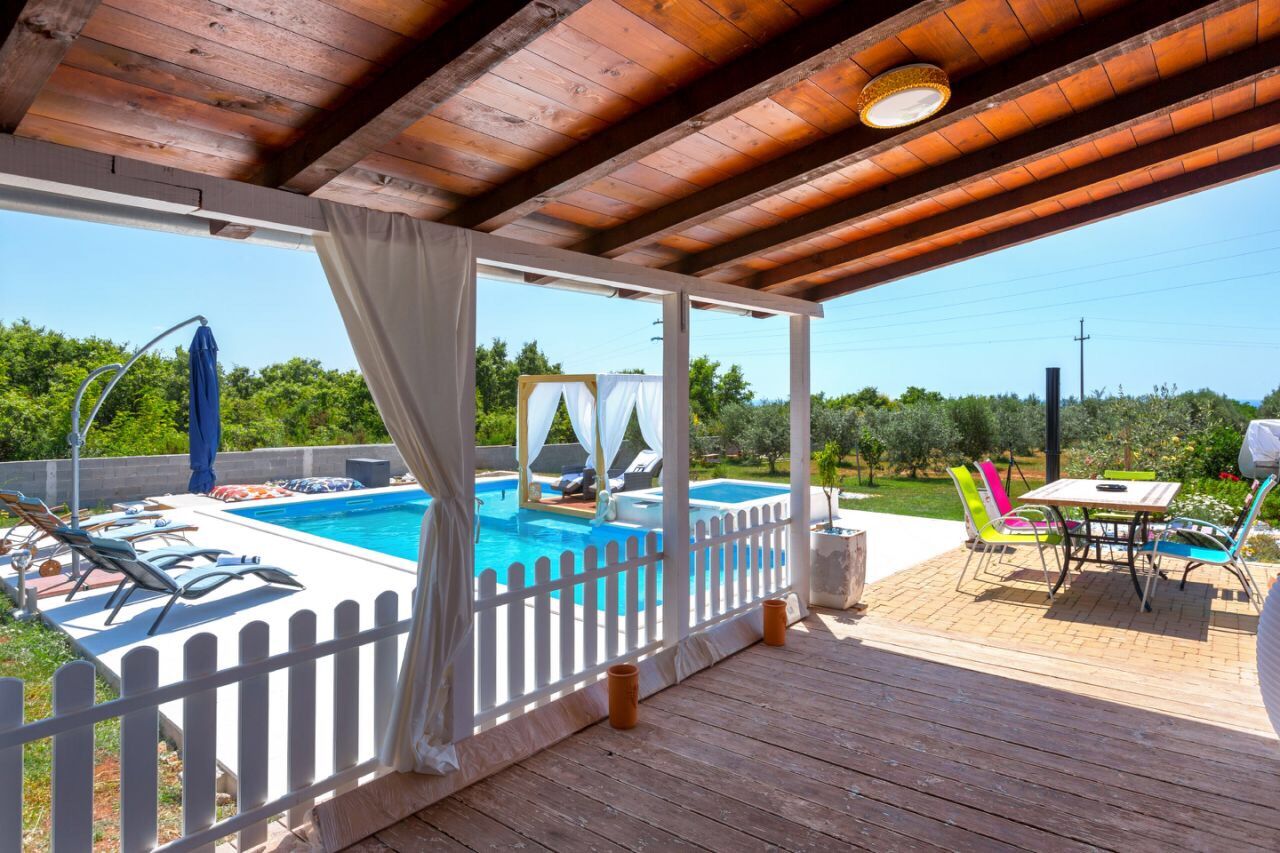 House Holiday House Biloš 43915-K1