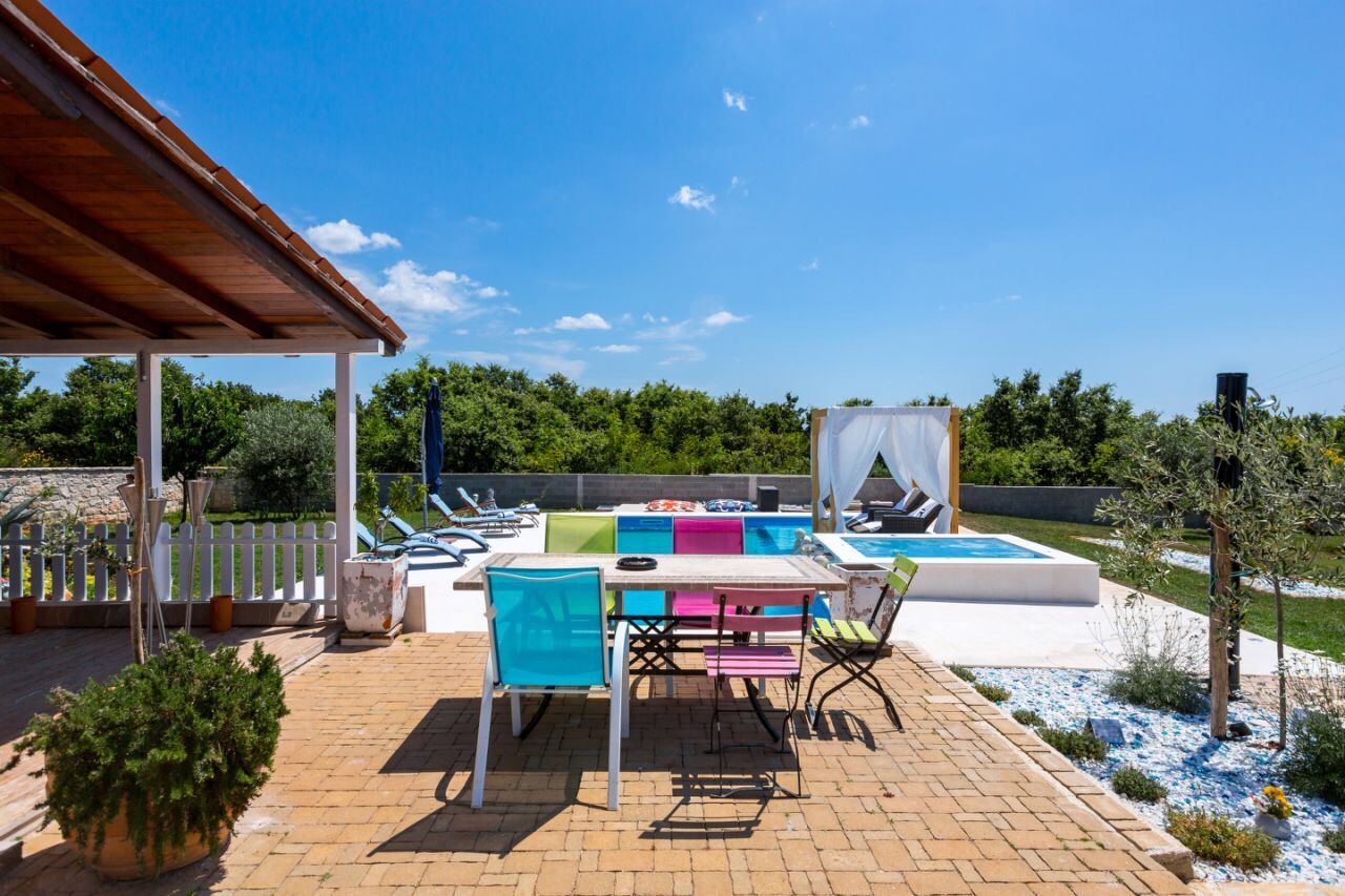 House Holiday House Biloš 43915-K1