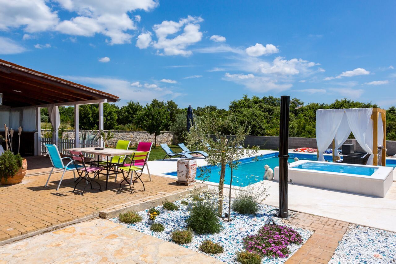 House Holiday House Biloš 43915-K1