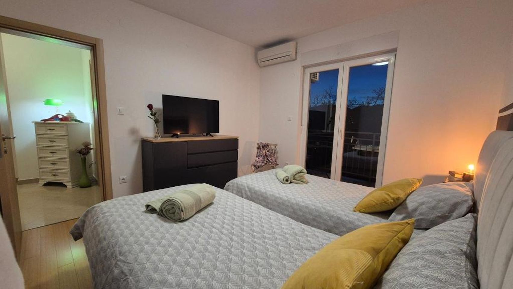Apartment Family 99471-A1