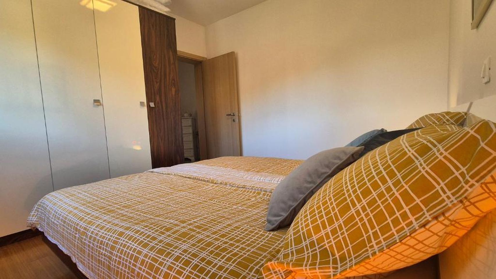Apartment Family 99471-A1