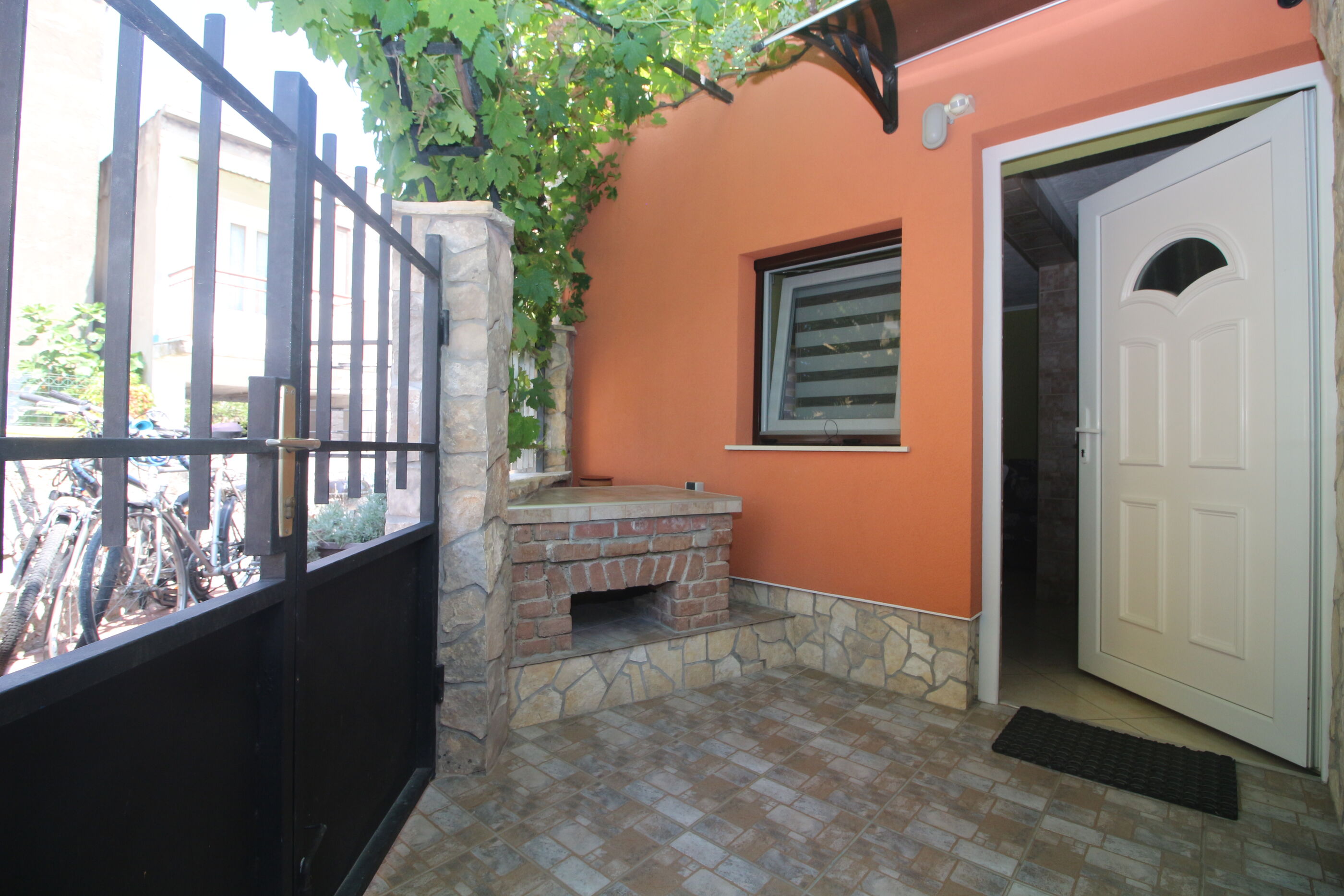 Apartments Goran i  Marina 99491-A2