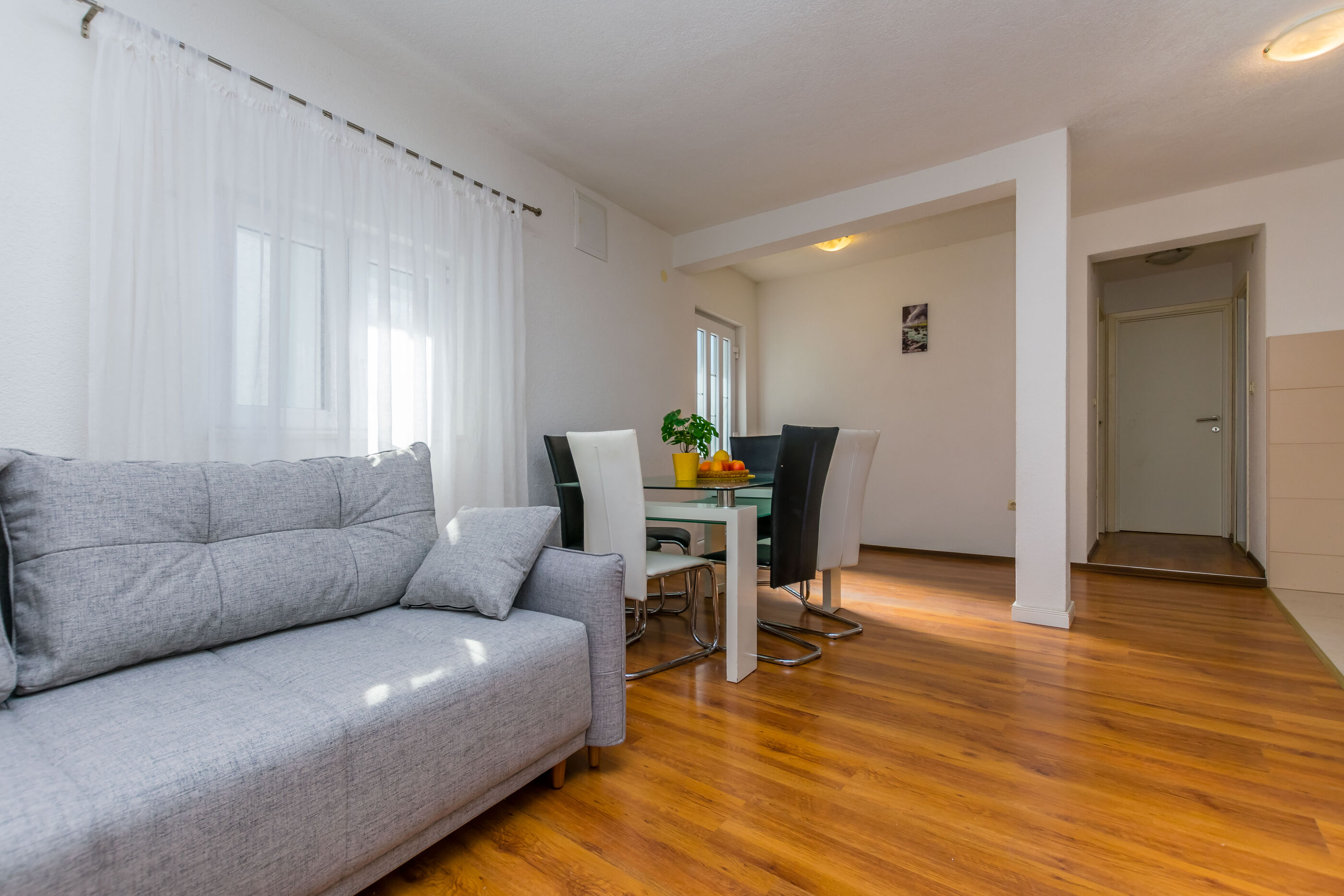 Apartments Ivanka 99301-A1