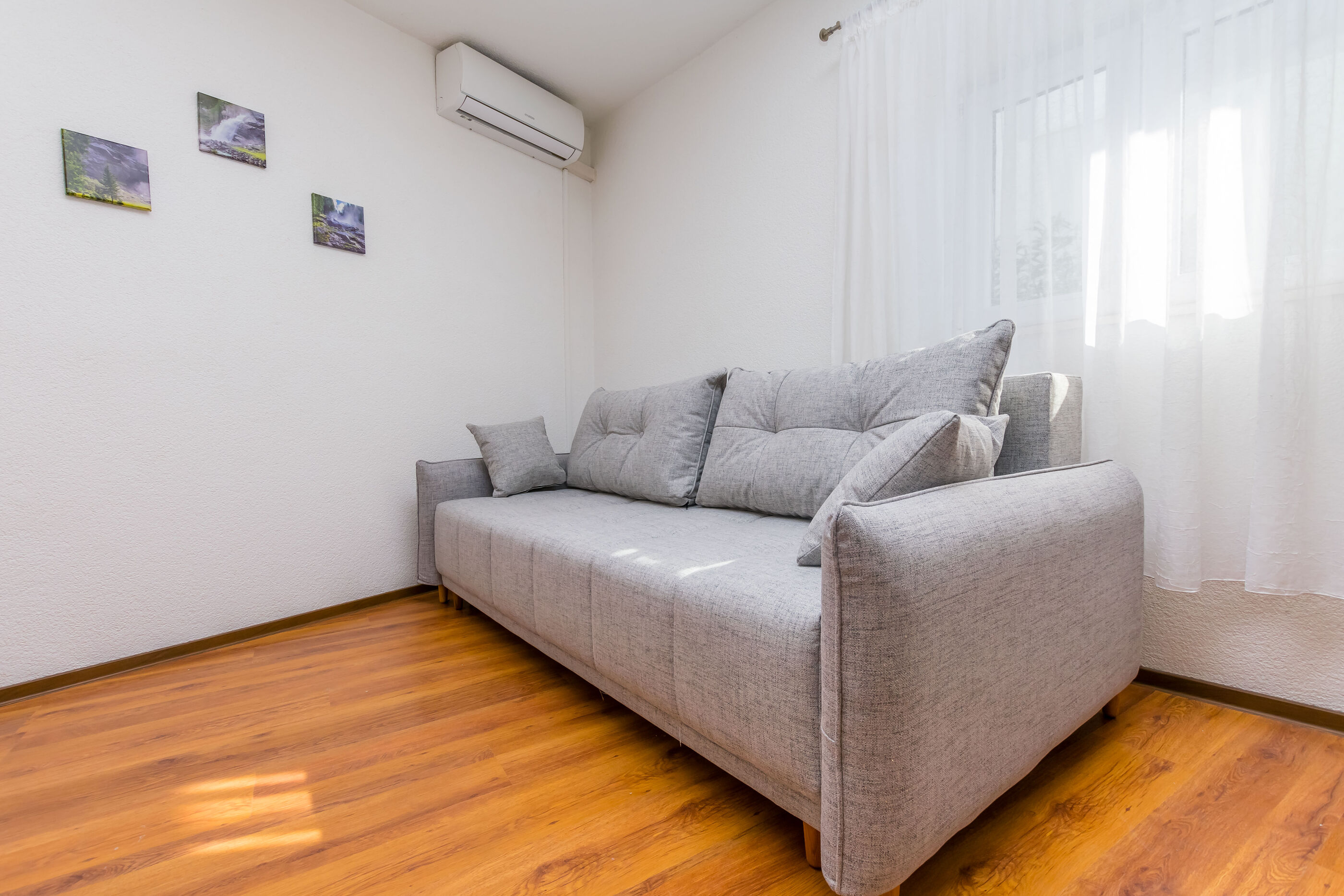 Apartments Ivanka 99301-A1
