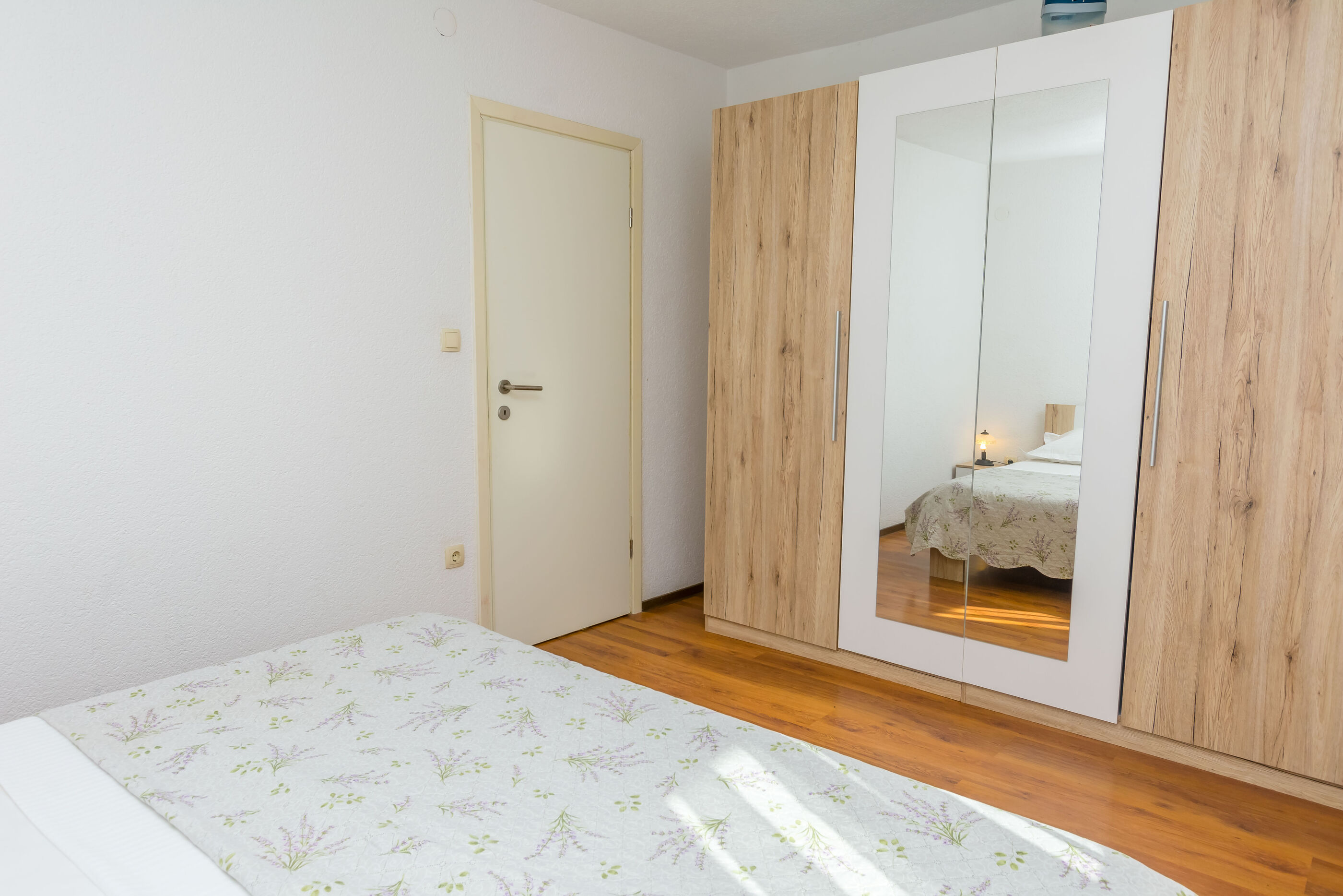 Apartments Ivanka 99301-A1