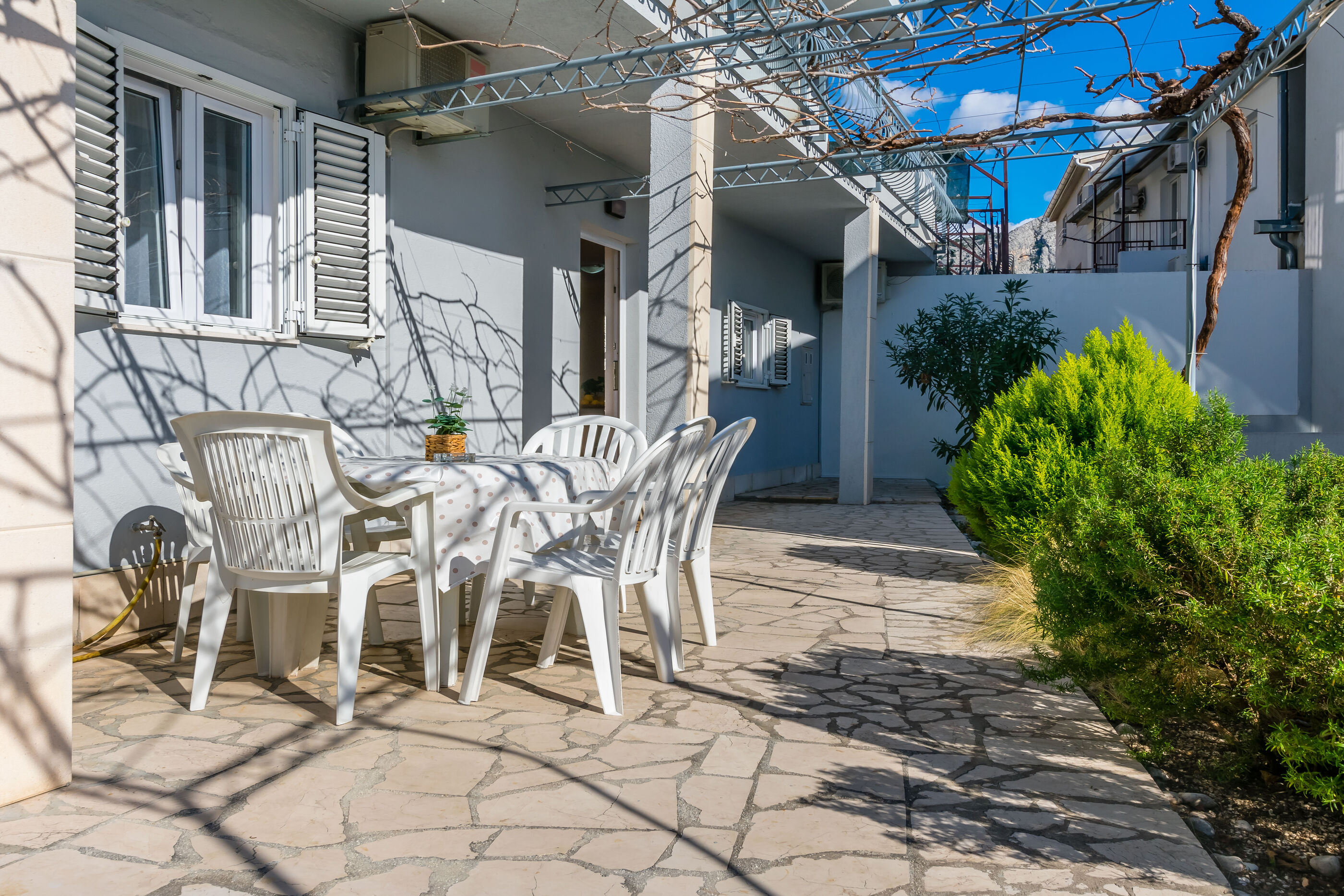 Apartments Ivanka 99301-A1