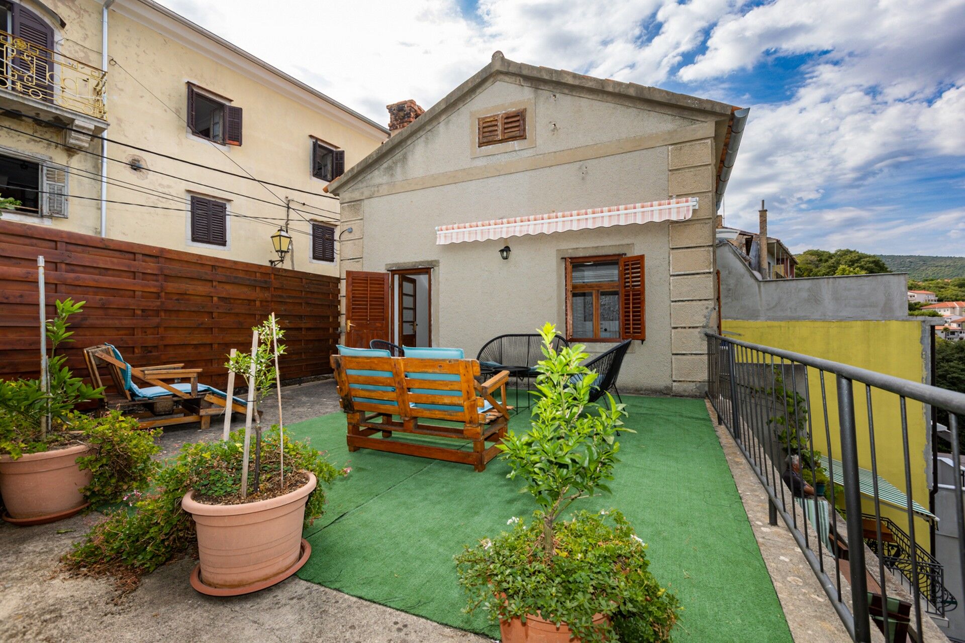 House Doris 63824-A1