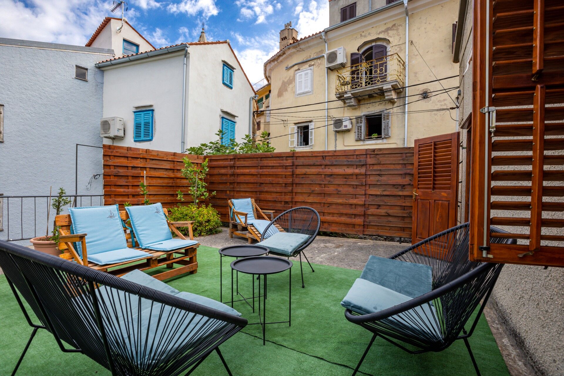 House Doris 63824-A1