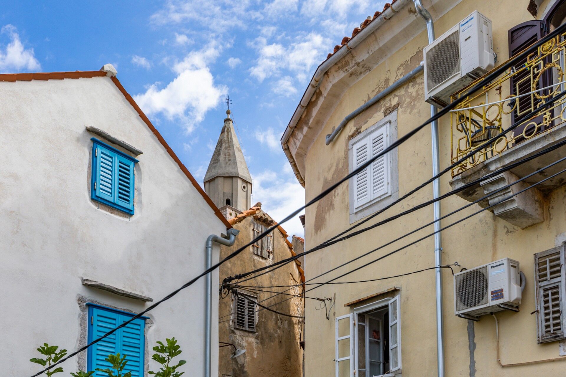 House Doris 63824-A1